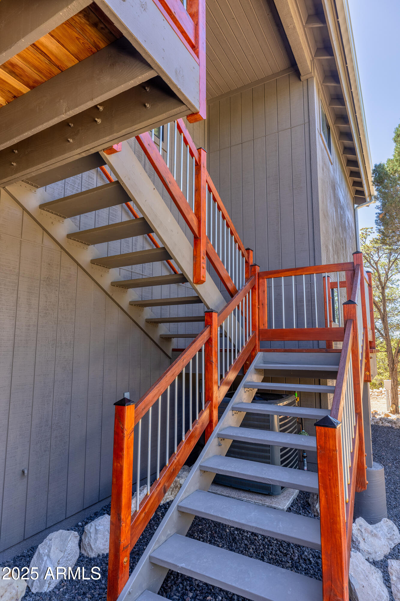 2943 E Lookout Lane