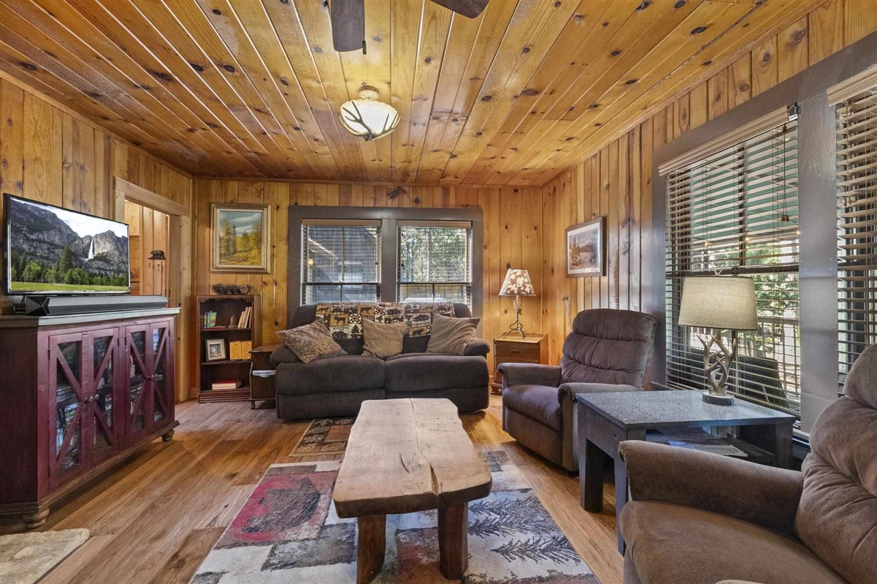 343 Lakeshore