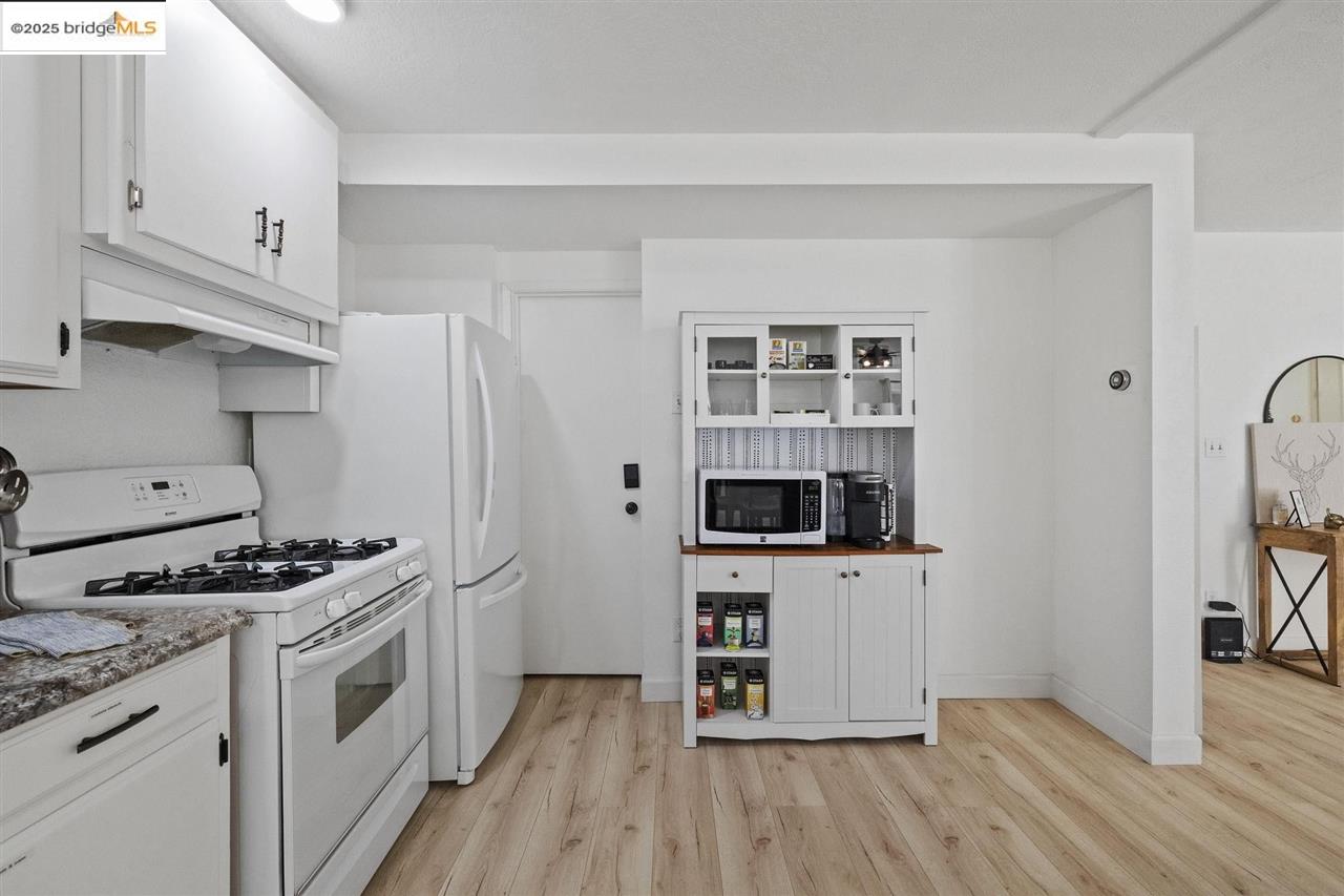 19803 Greenview
