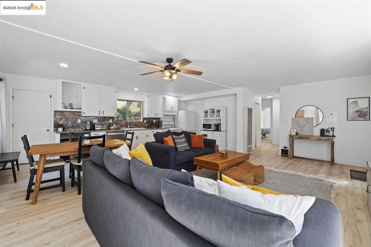 19803 Greenview
