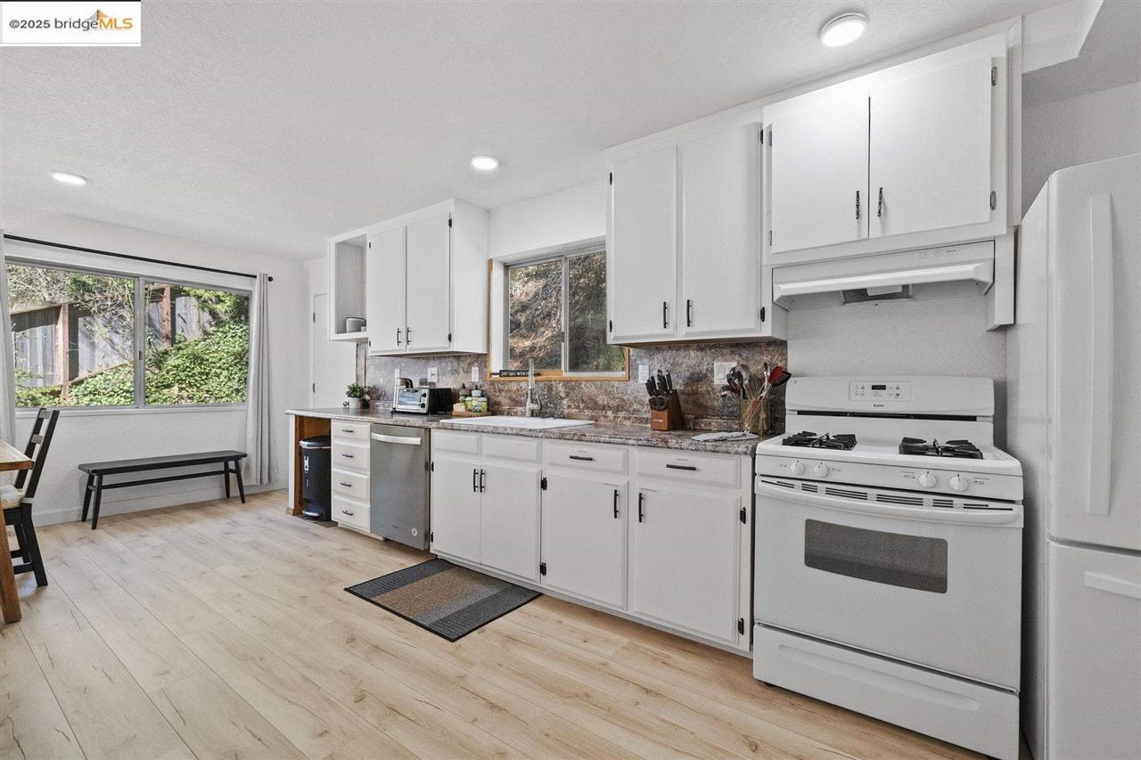 19803 Greenview