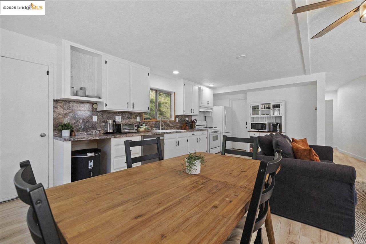 19803 Greenview