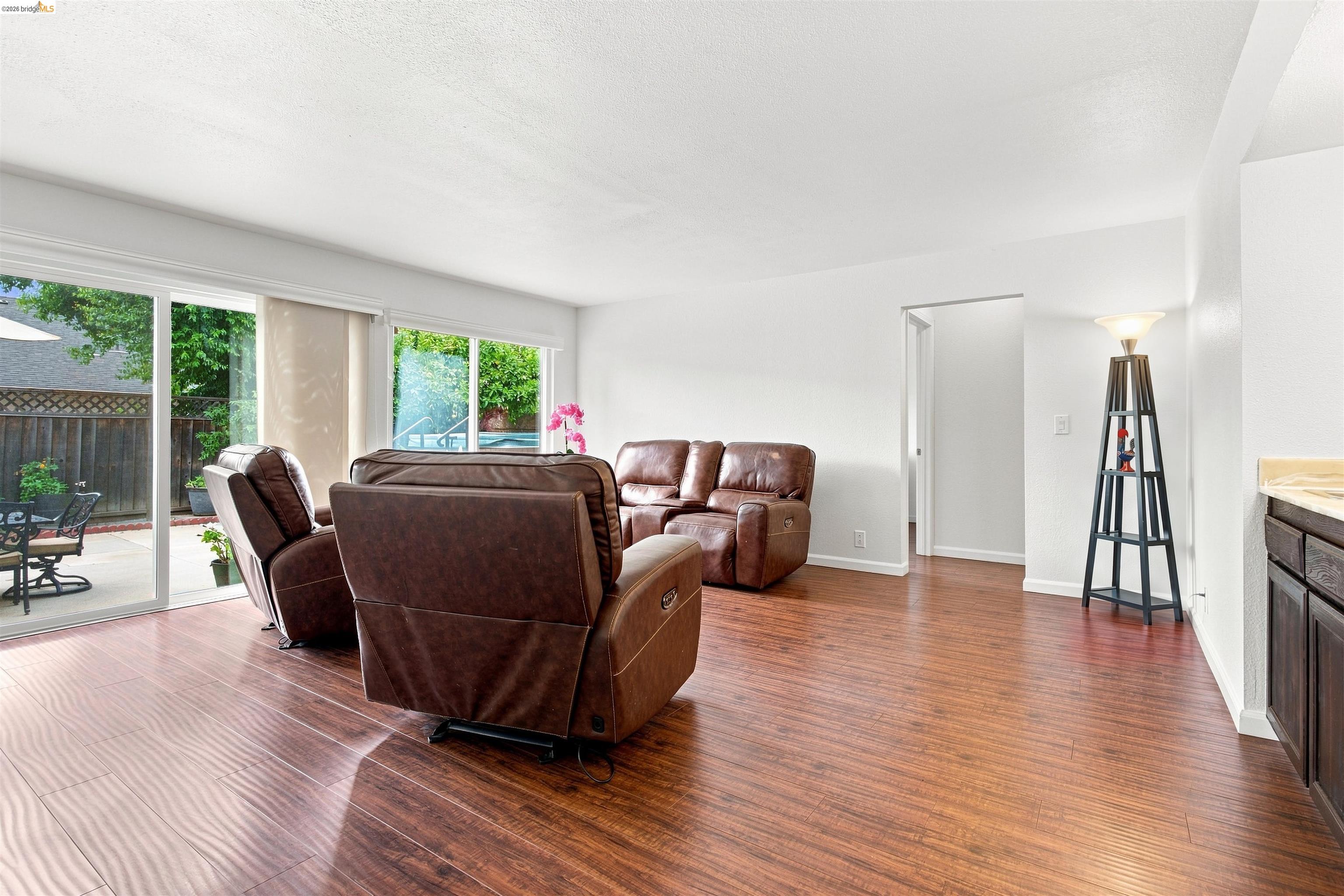 1823 Daltrey Way