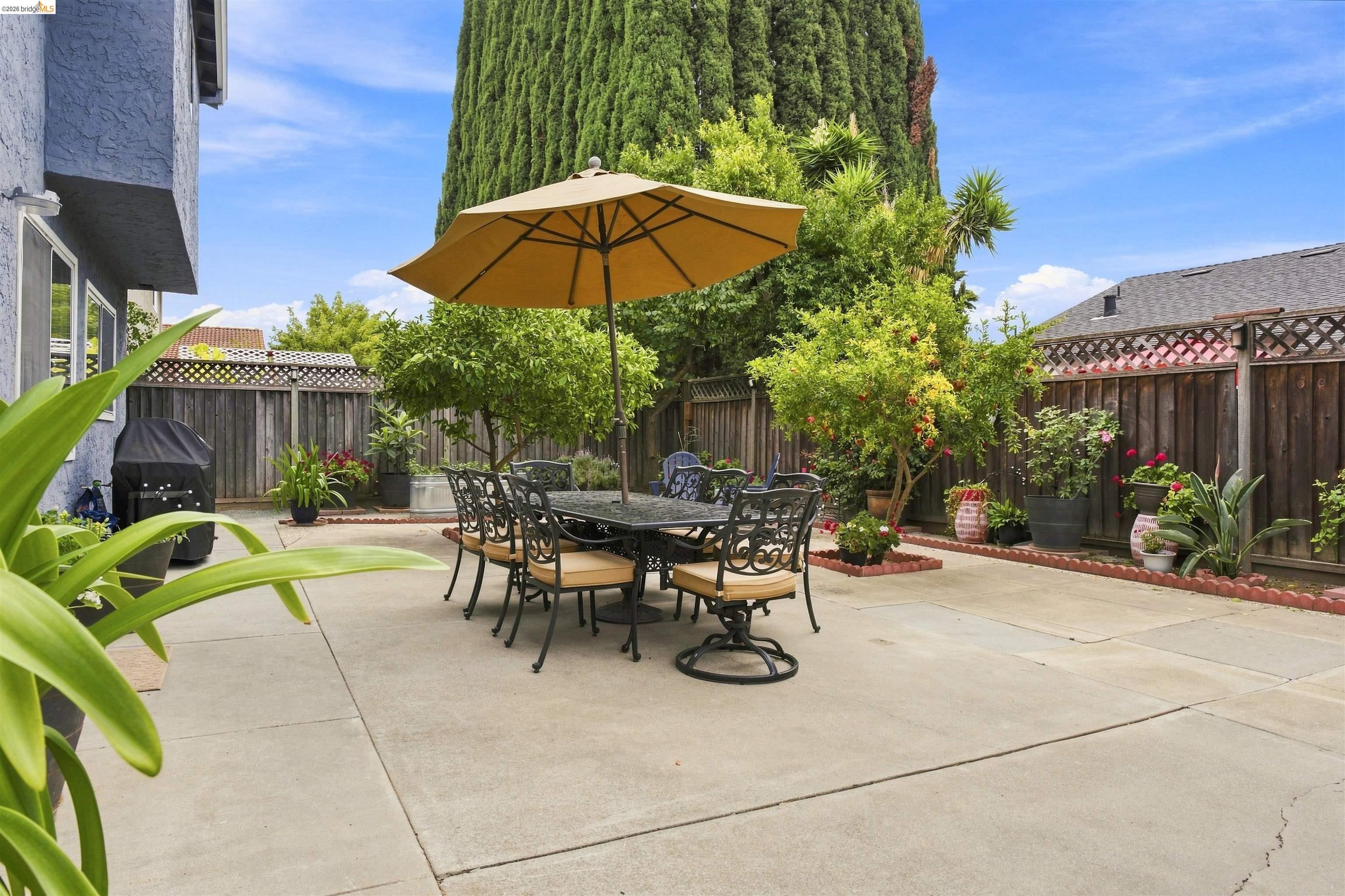 1823 Daltrey Way