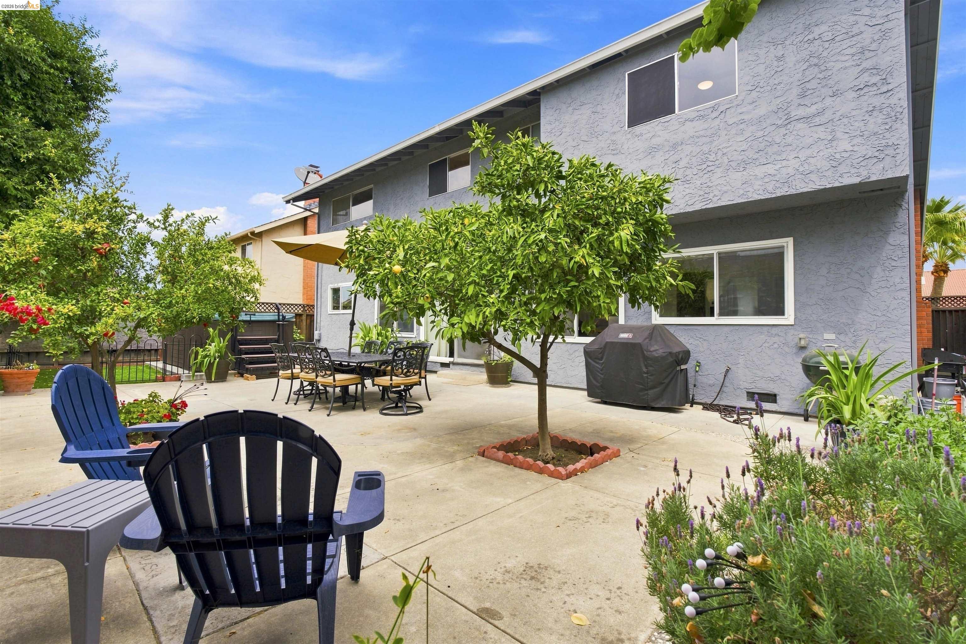 1823 Daltrey Way