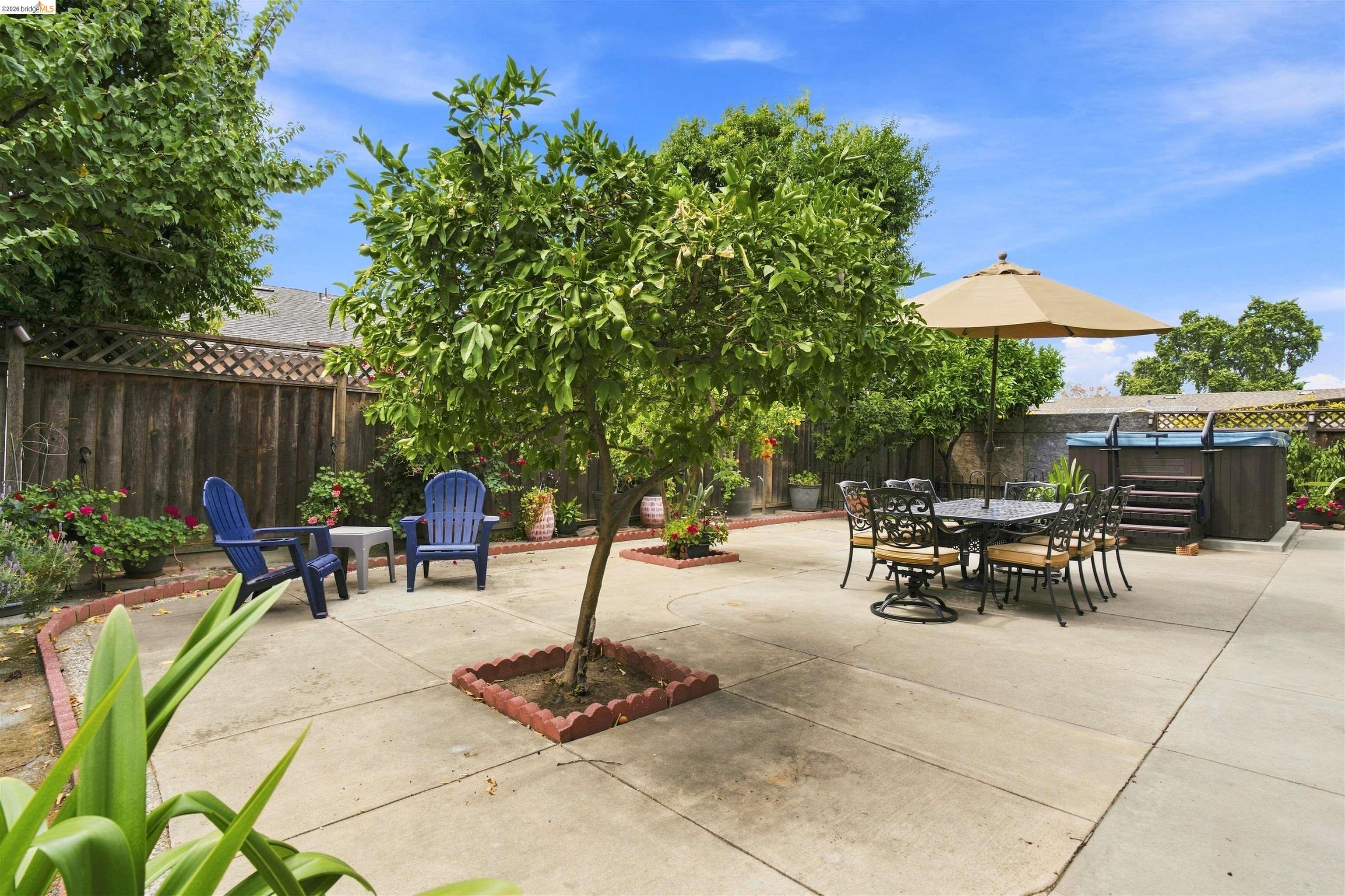 1823 Daltrey Way