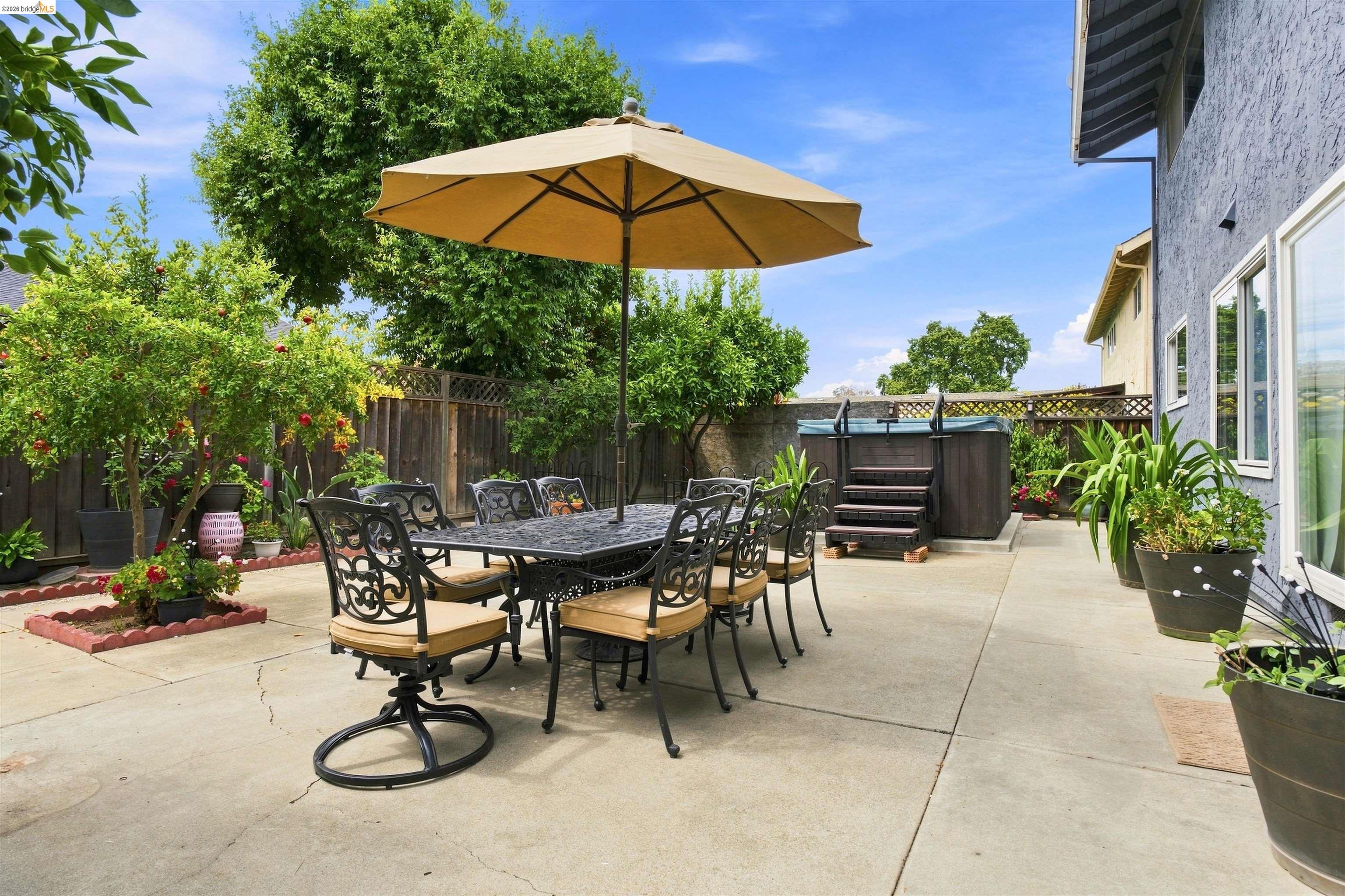 1823 Daltrey Way