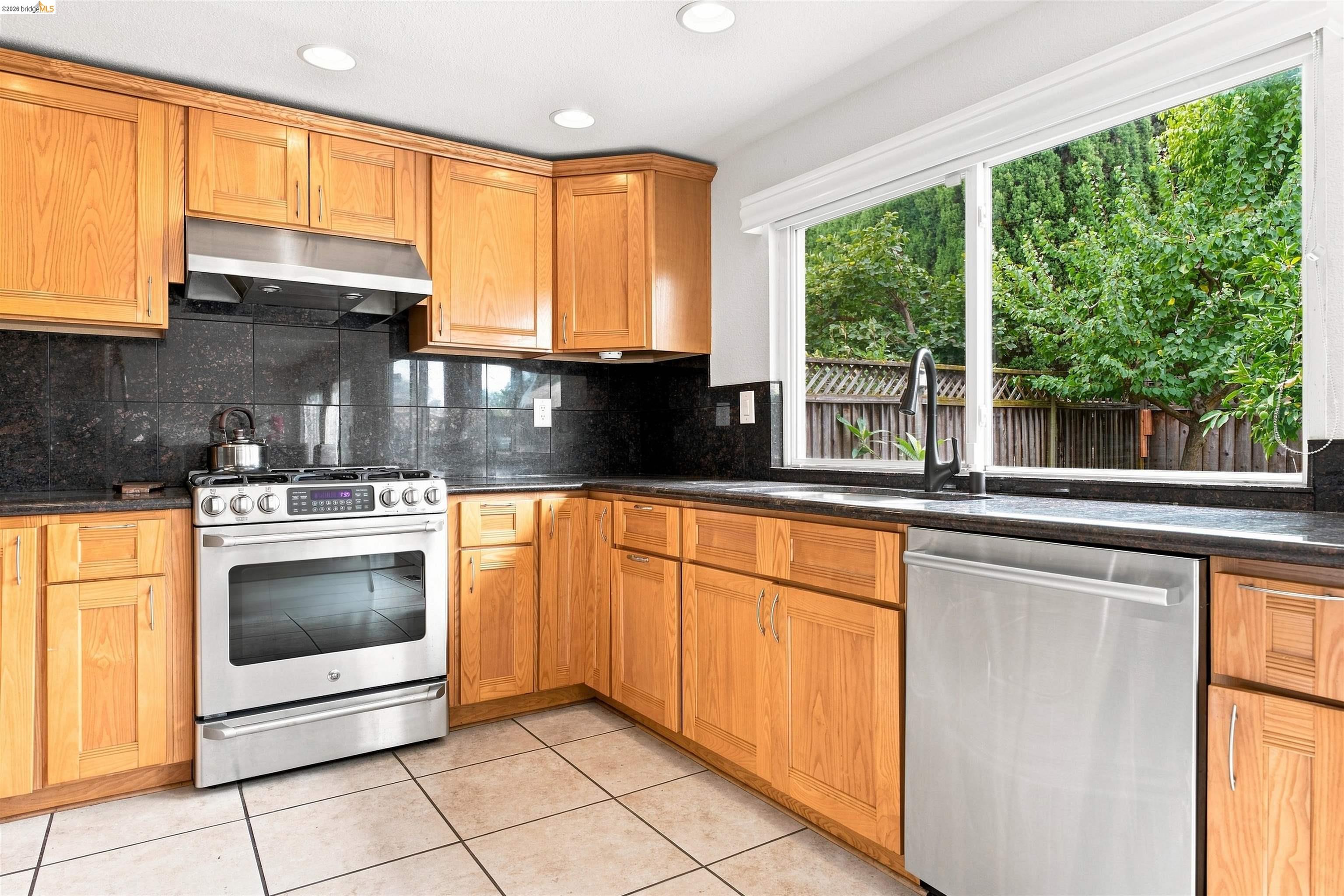 1823 Daltrey Way