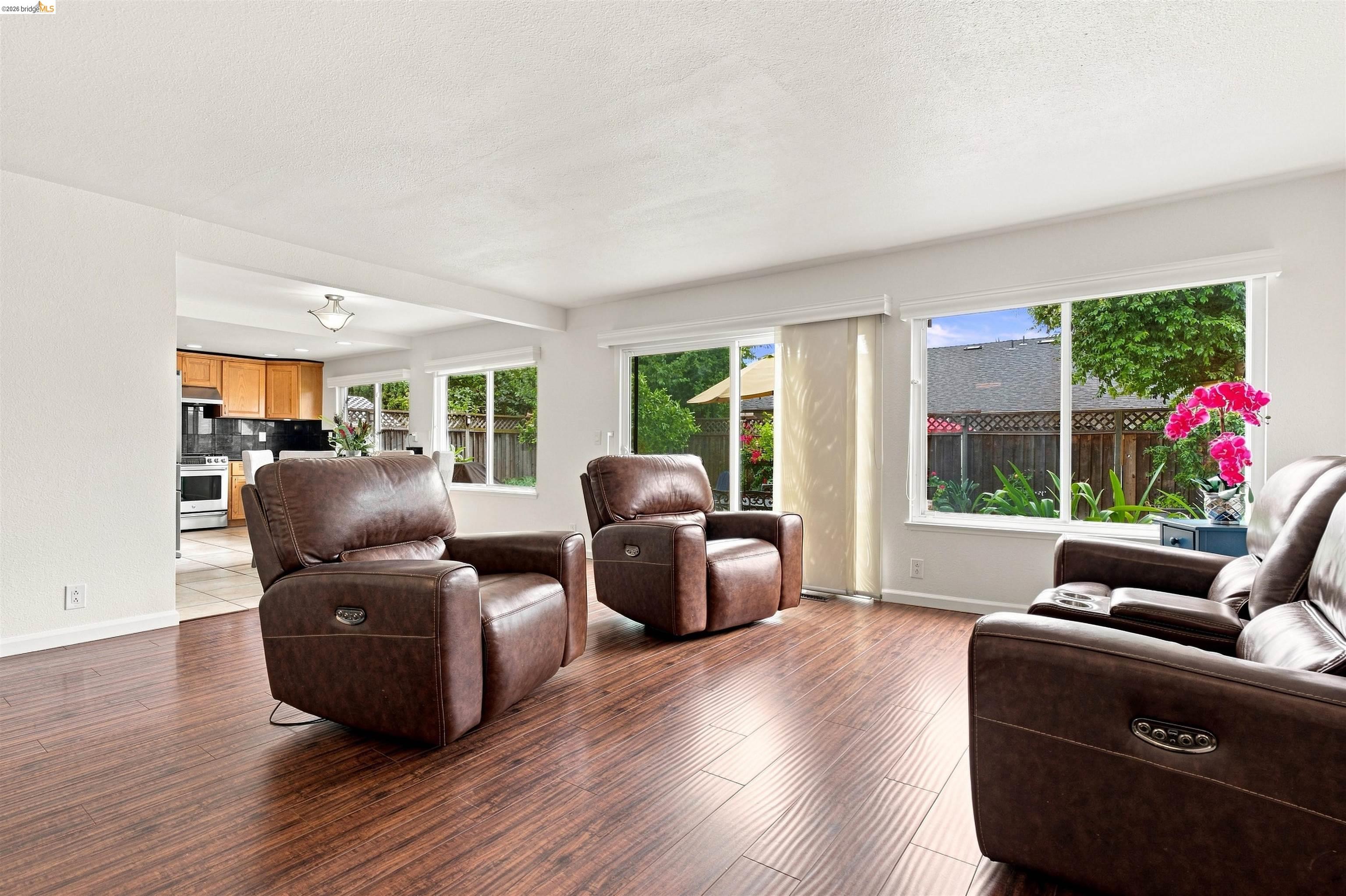 1823 Daltrey Way