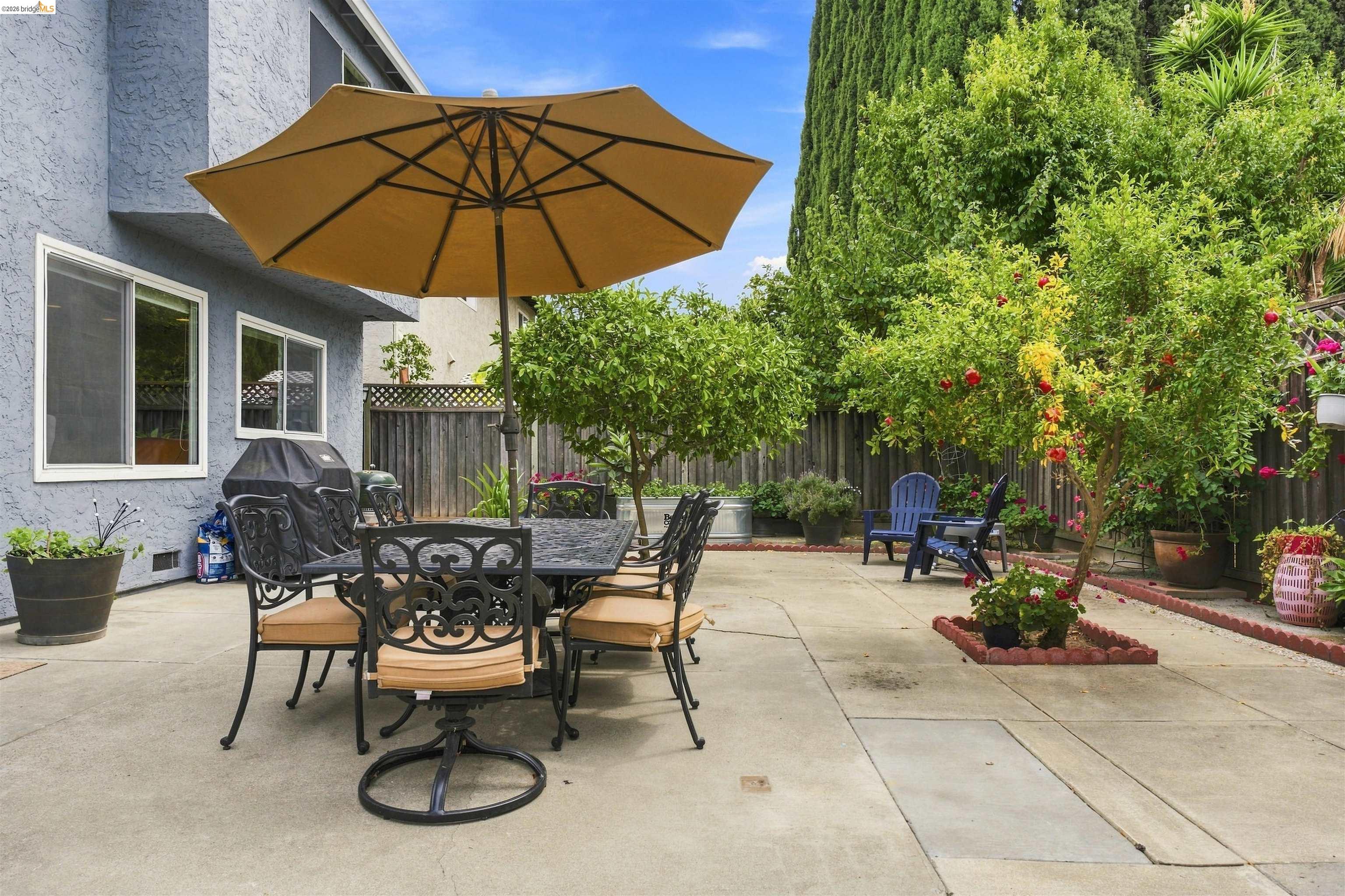 1823 Daltrey Way