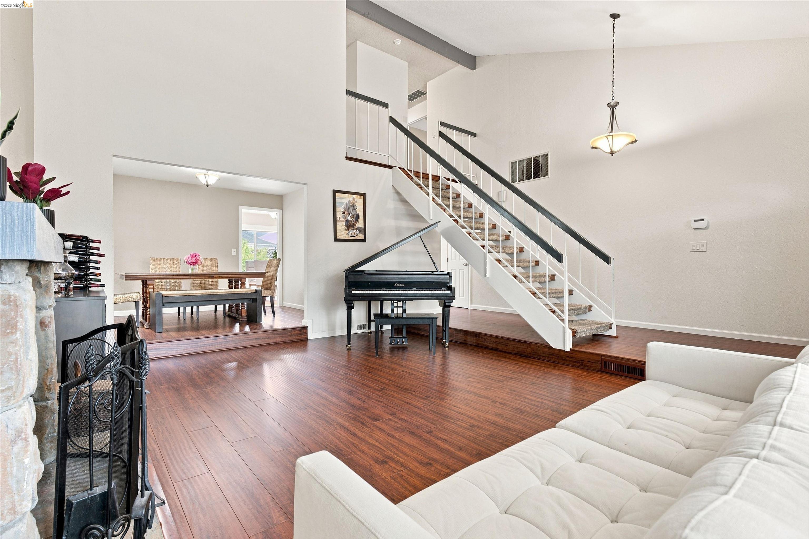 1823 Daltrey Way