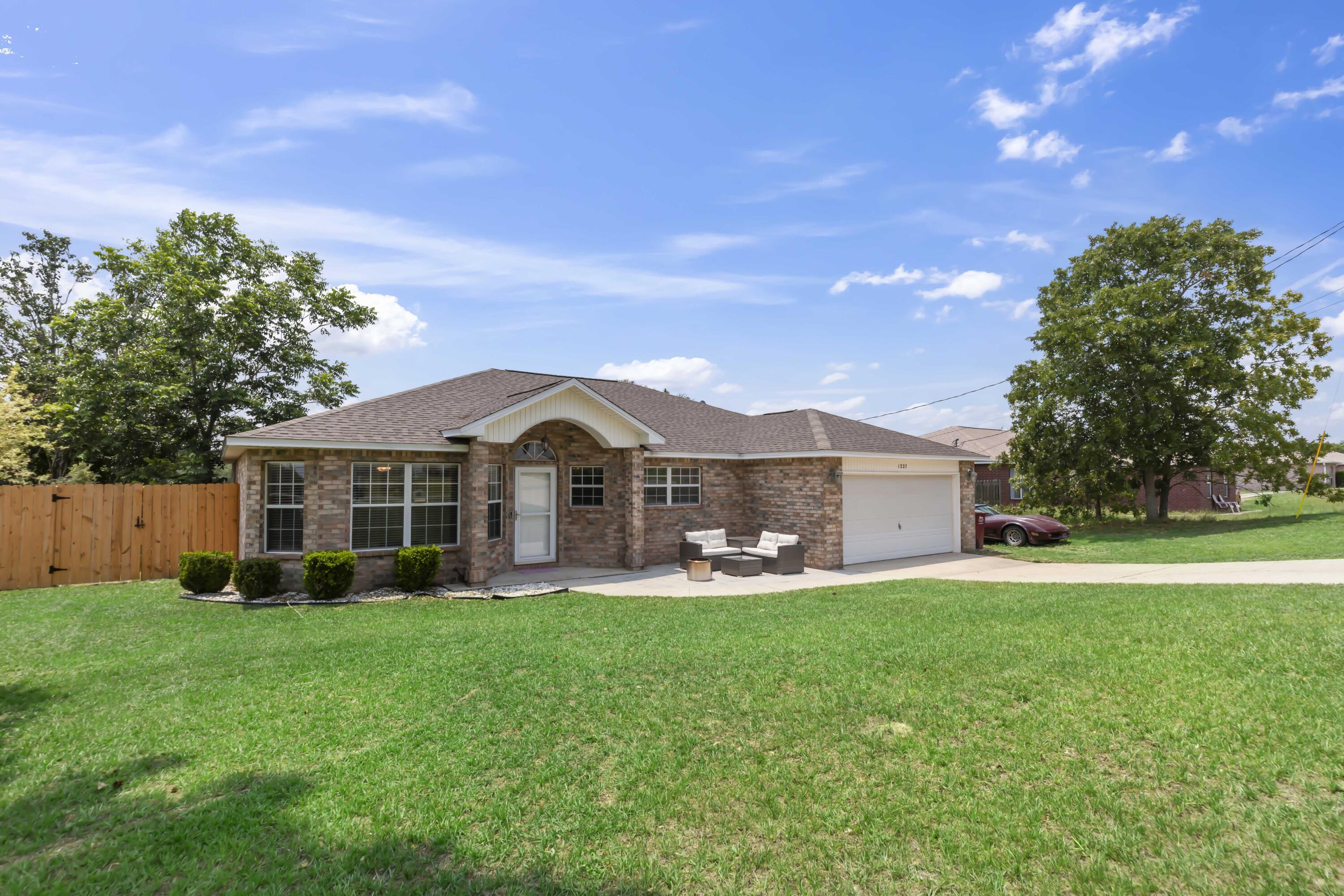 1227 Northview Drive