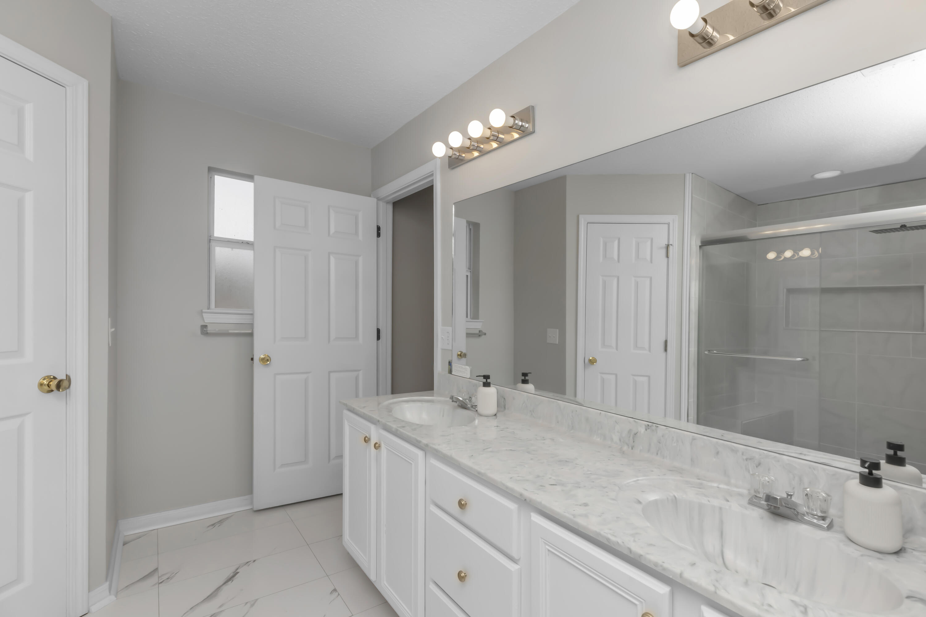 1227 Northview Drive