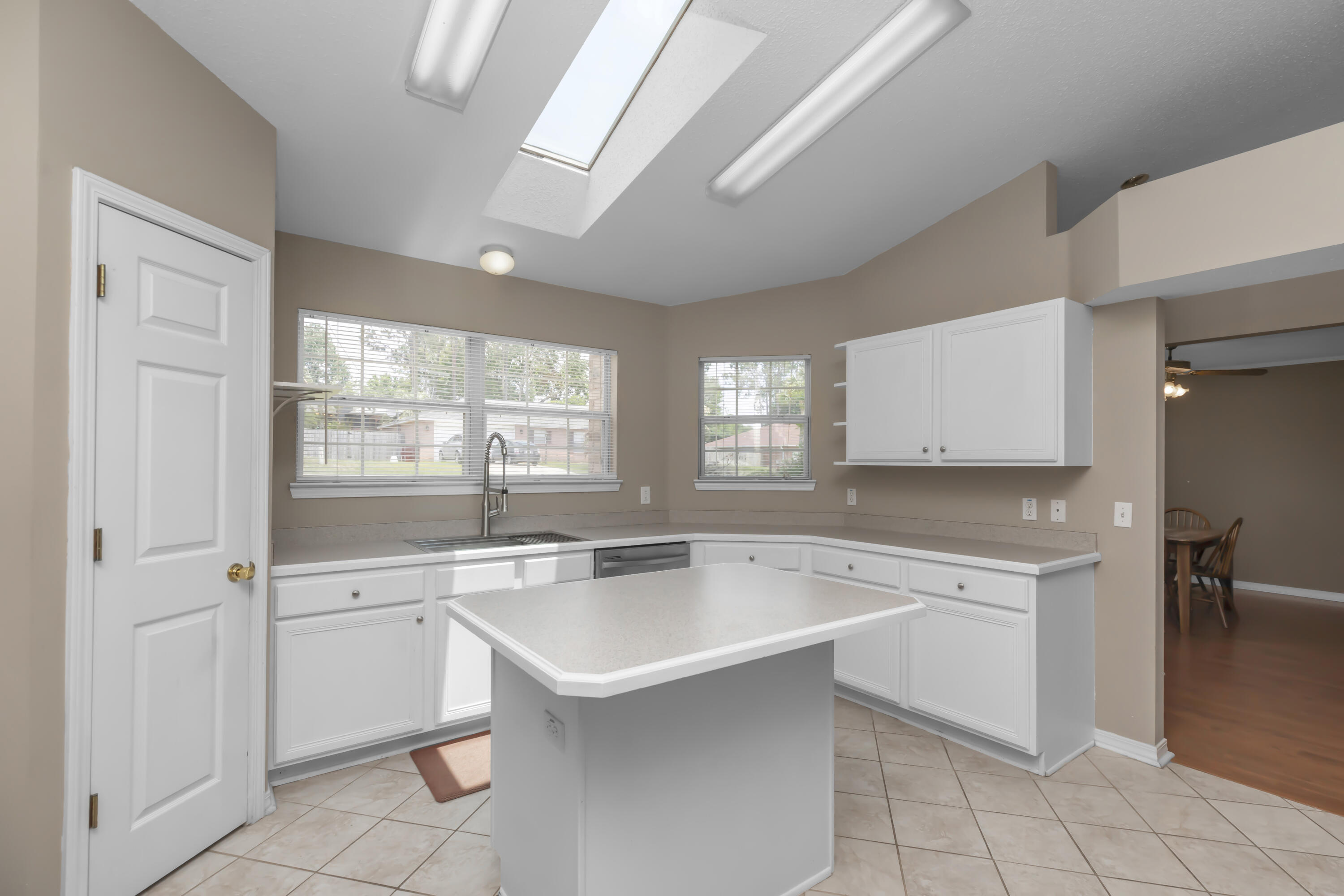 1227 Northview Drive