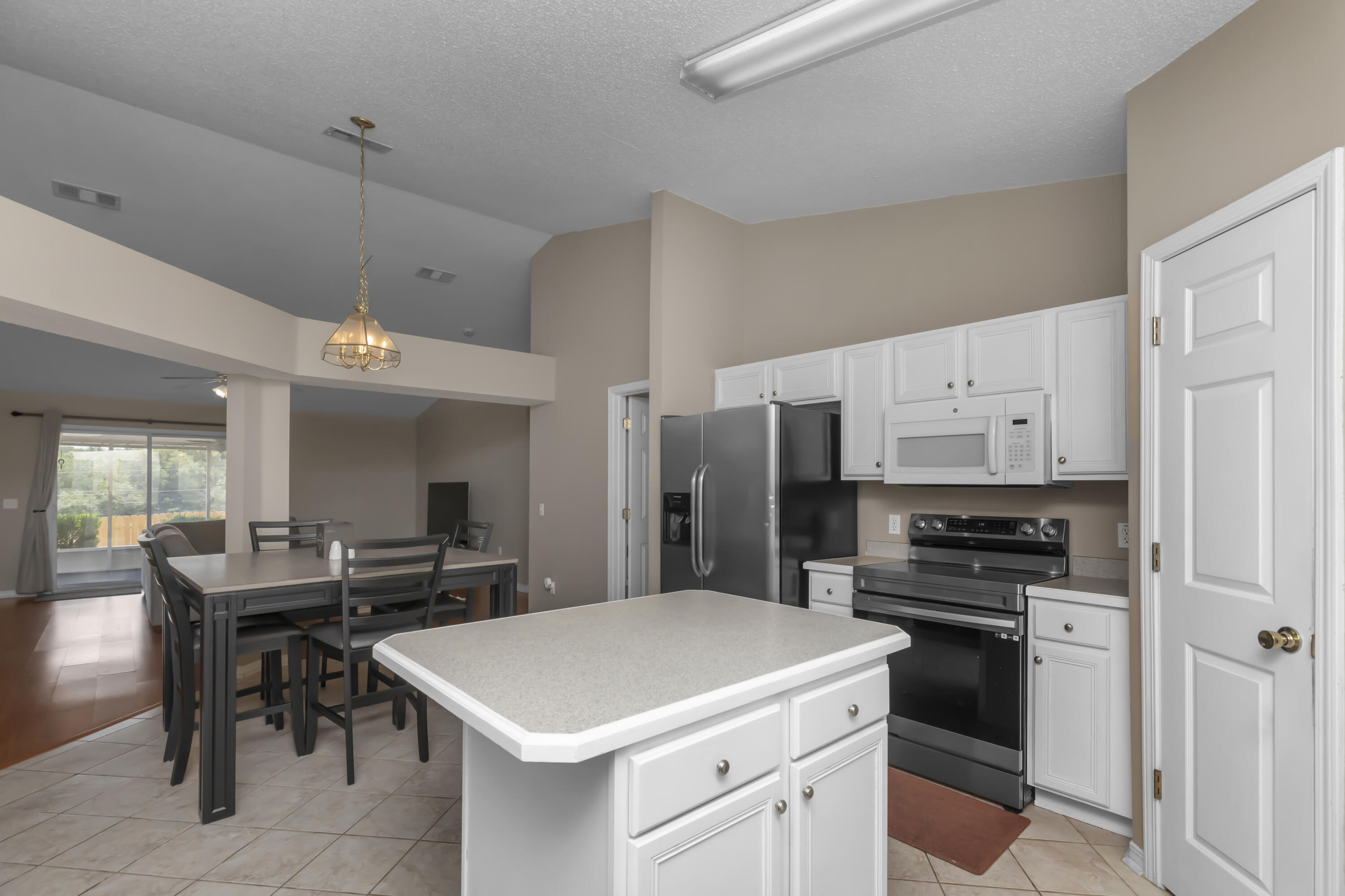 1227 Northview Drive