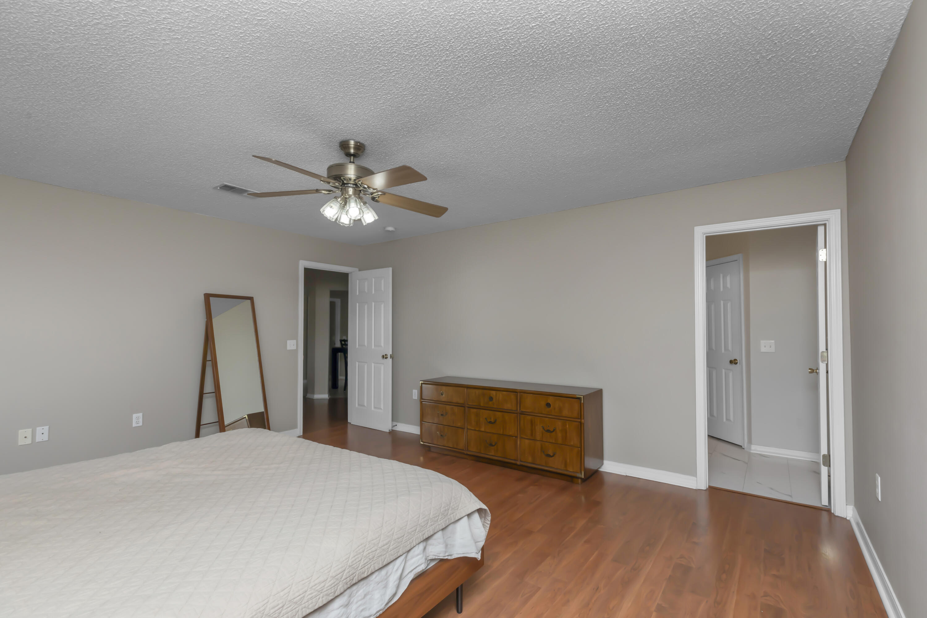 1227 Northview Drive