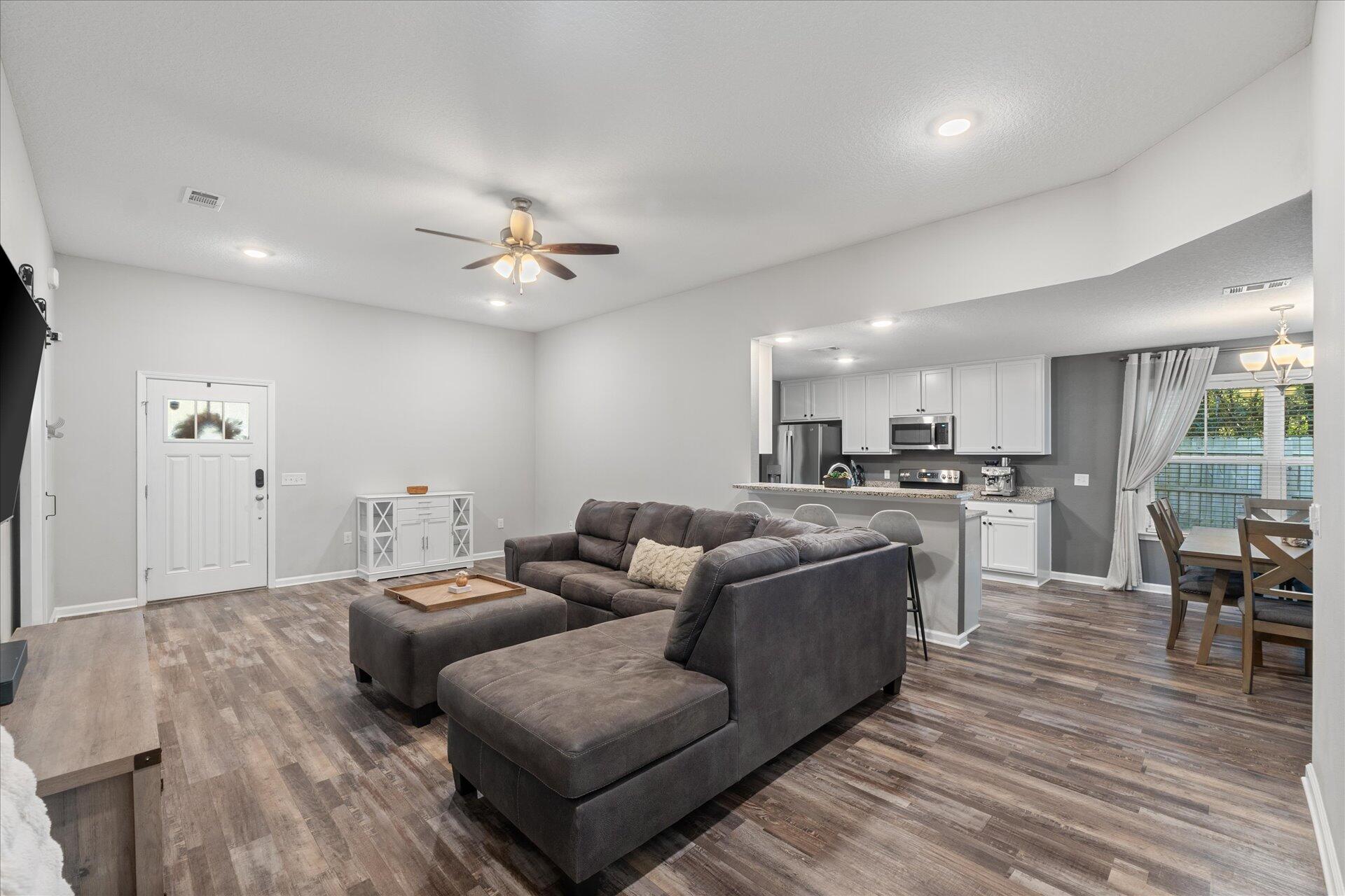 6052 Eden Road