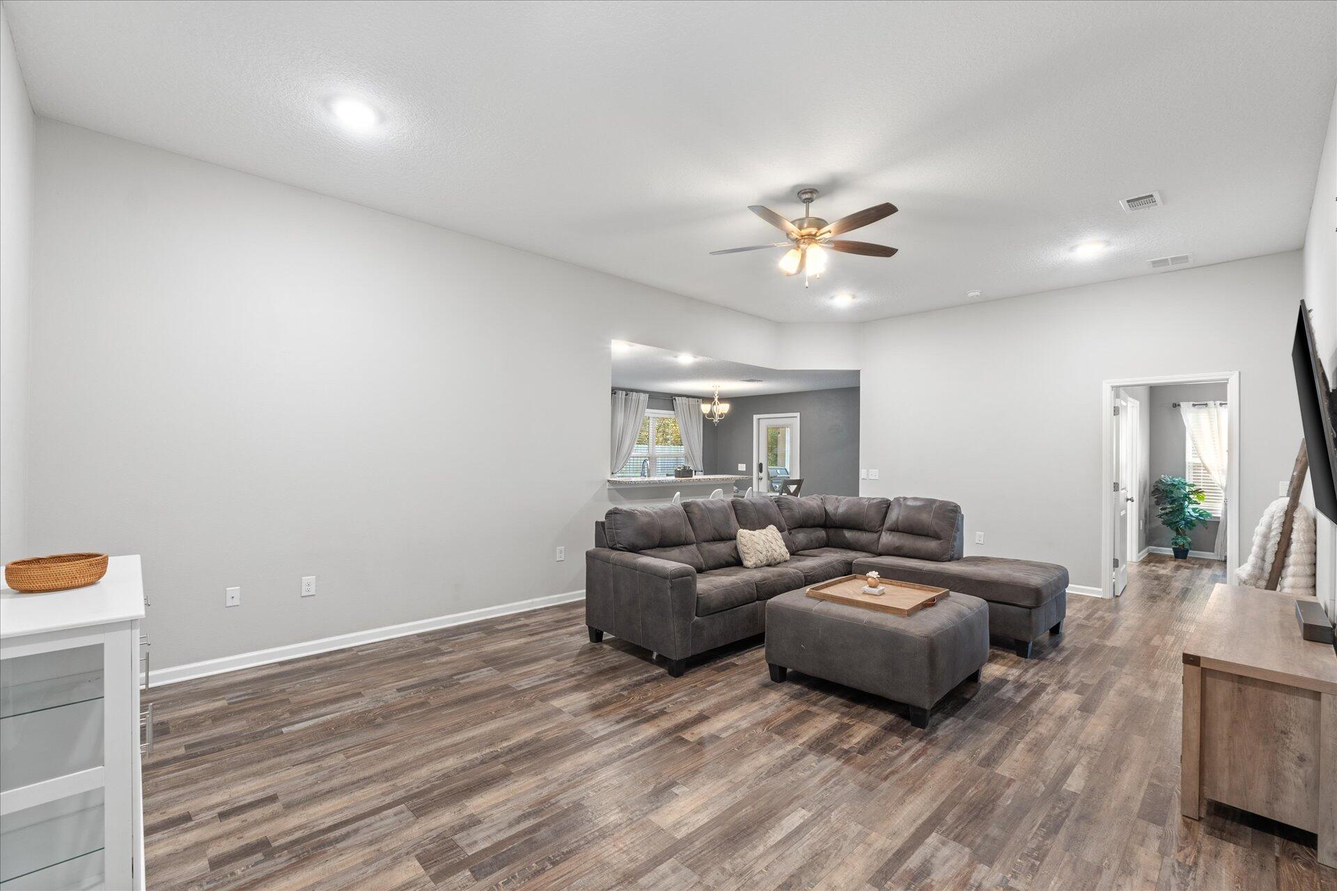 6052 Eden Road
