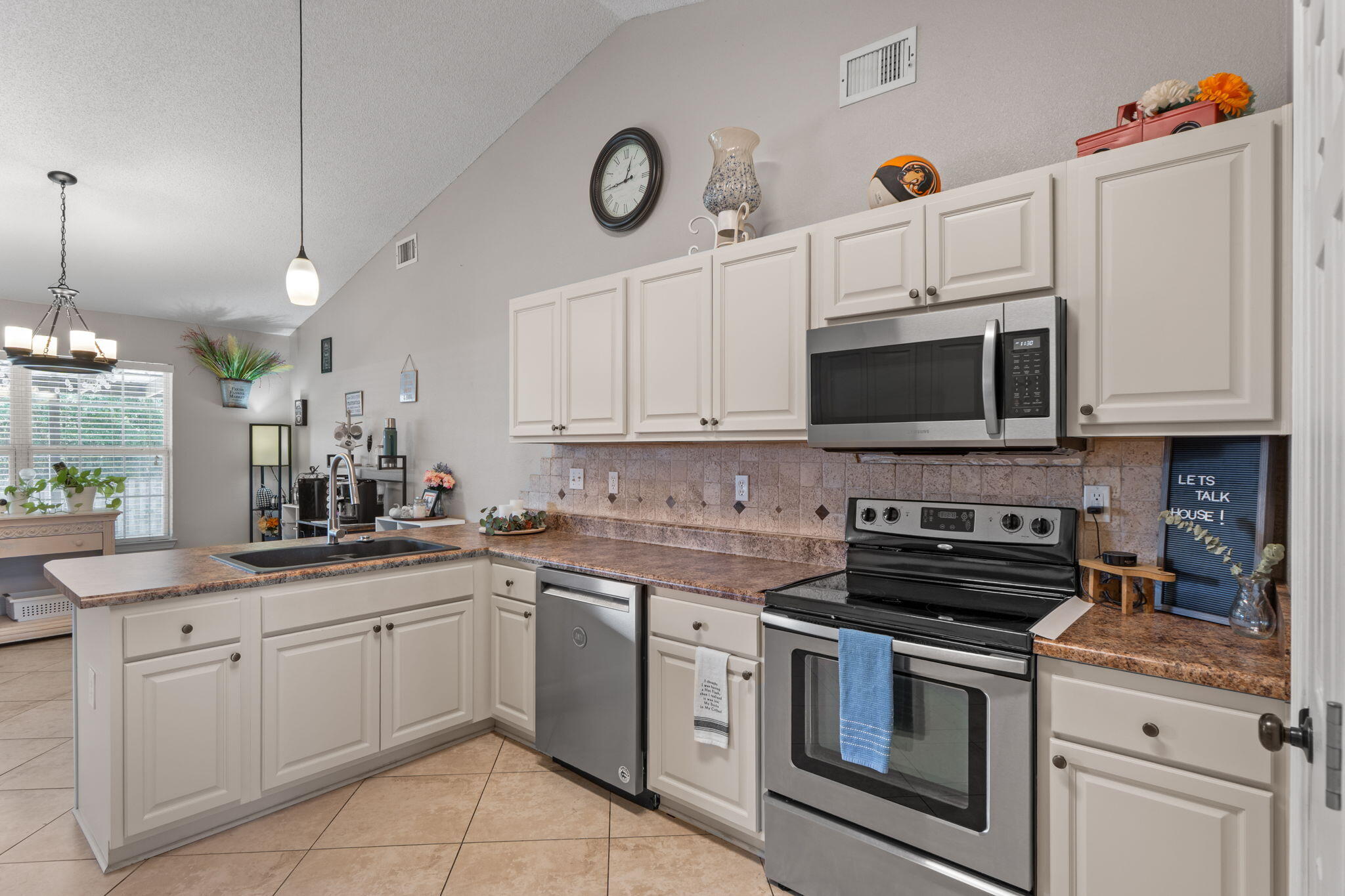 2108 Hagood Loop