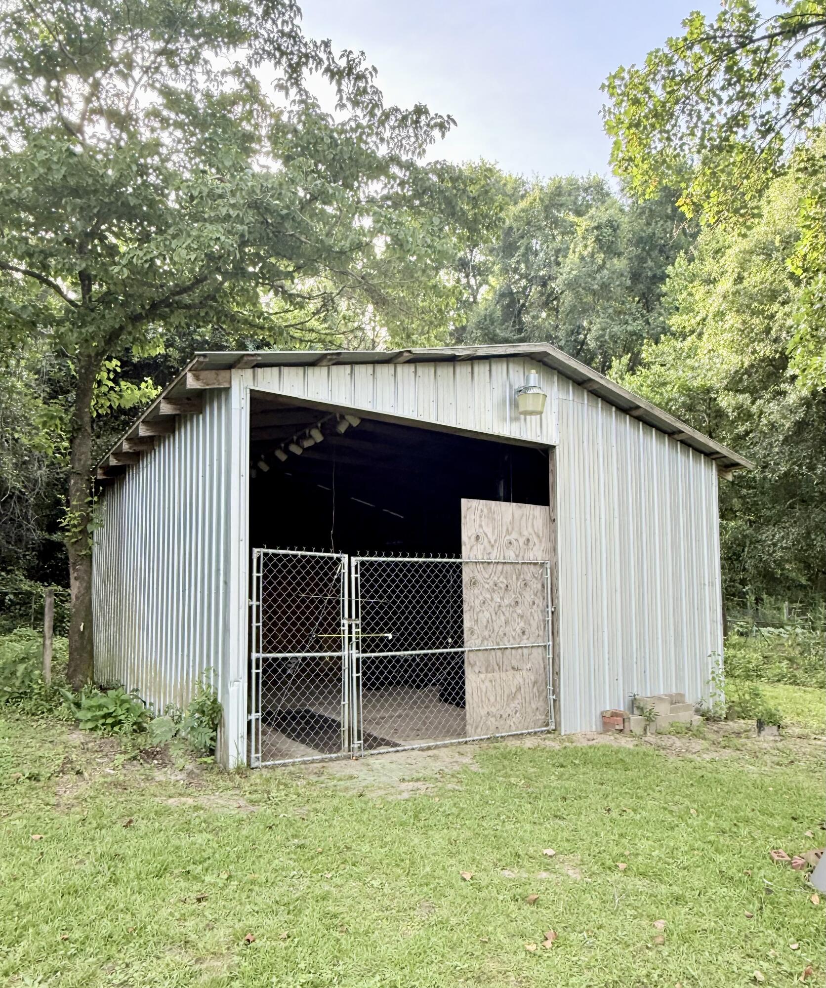 699 Ridge Lake Road