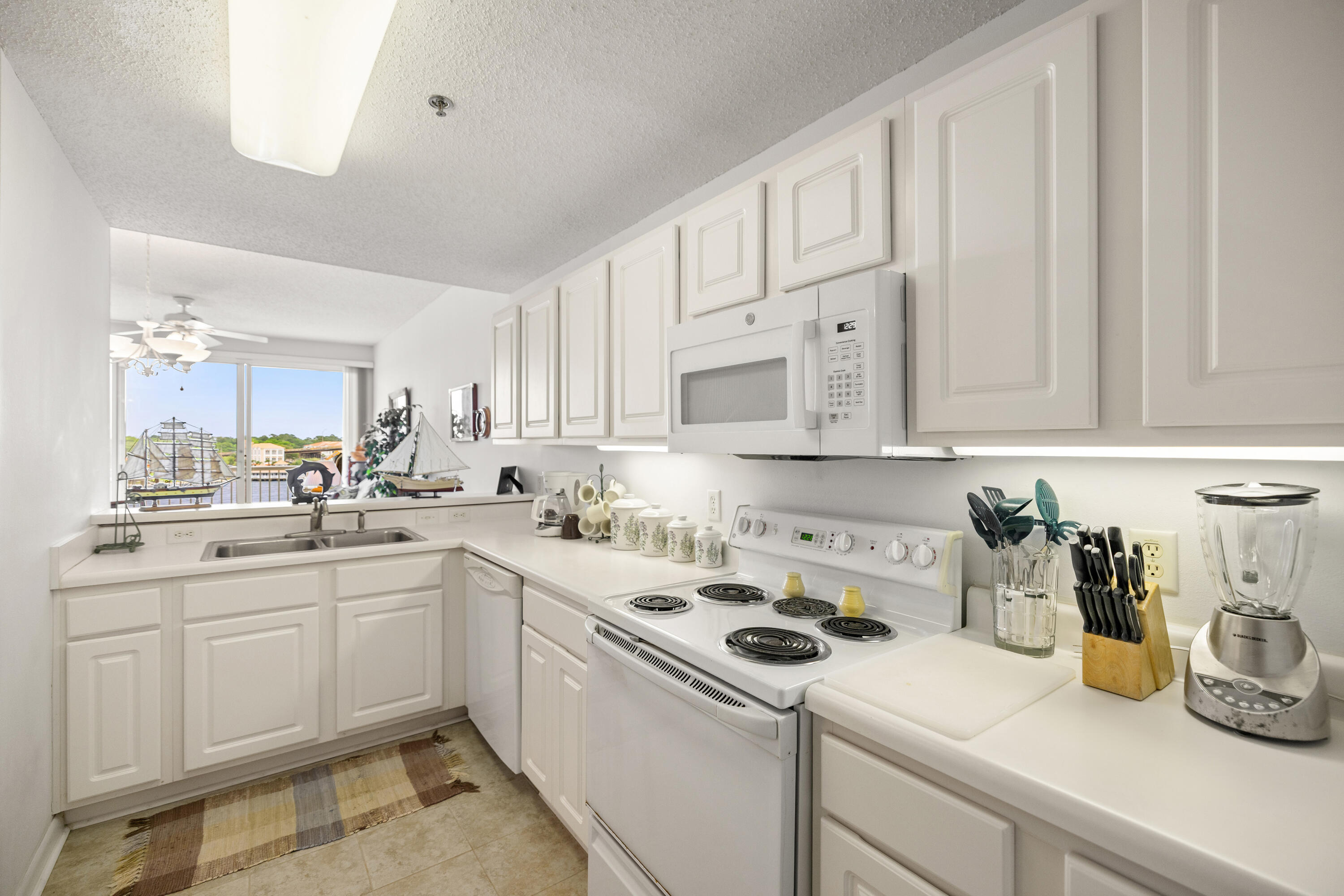 321 Bream Avenue 508