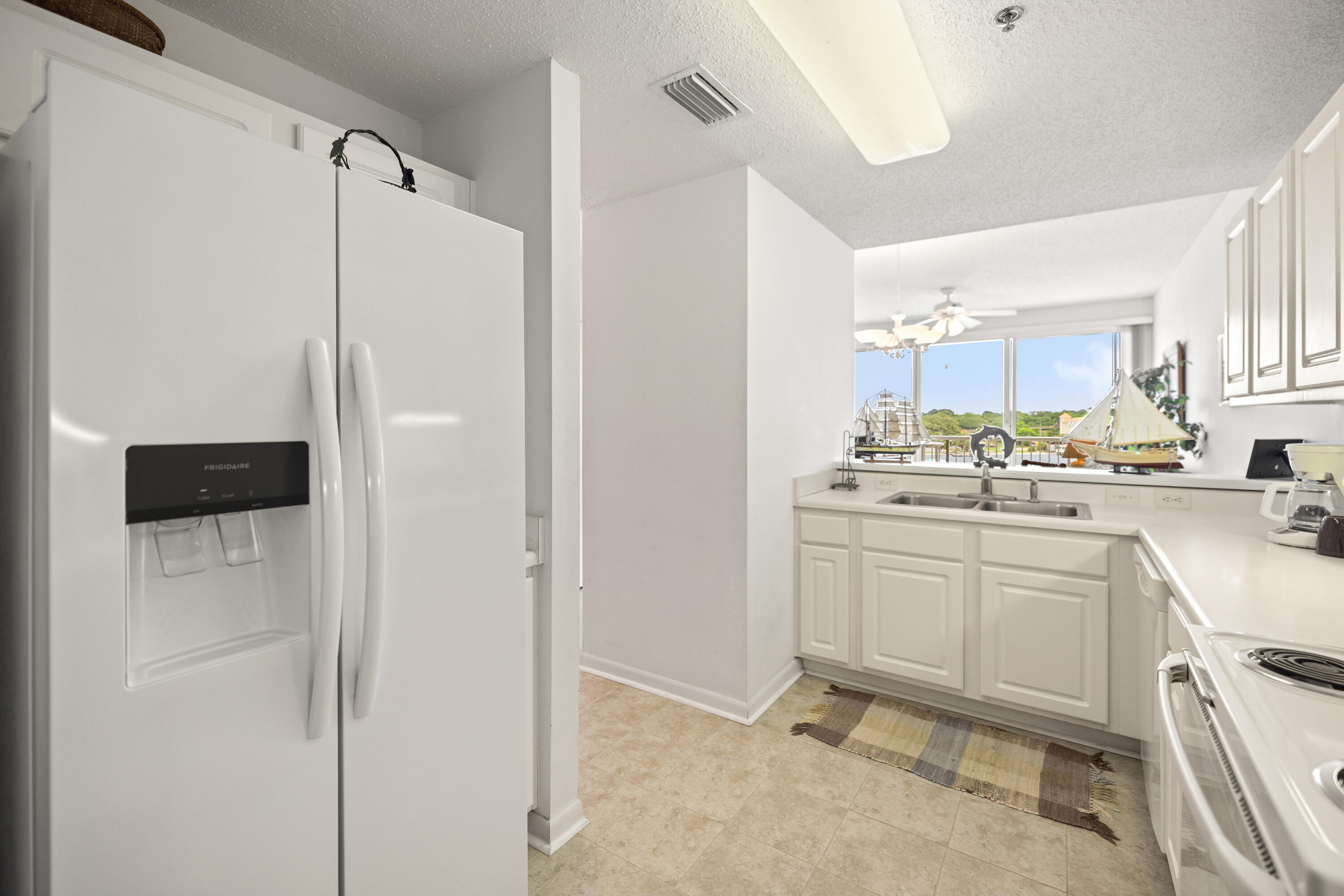 321 Bream Avenue 508