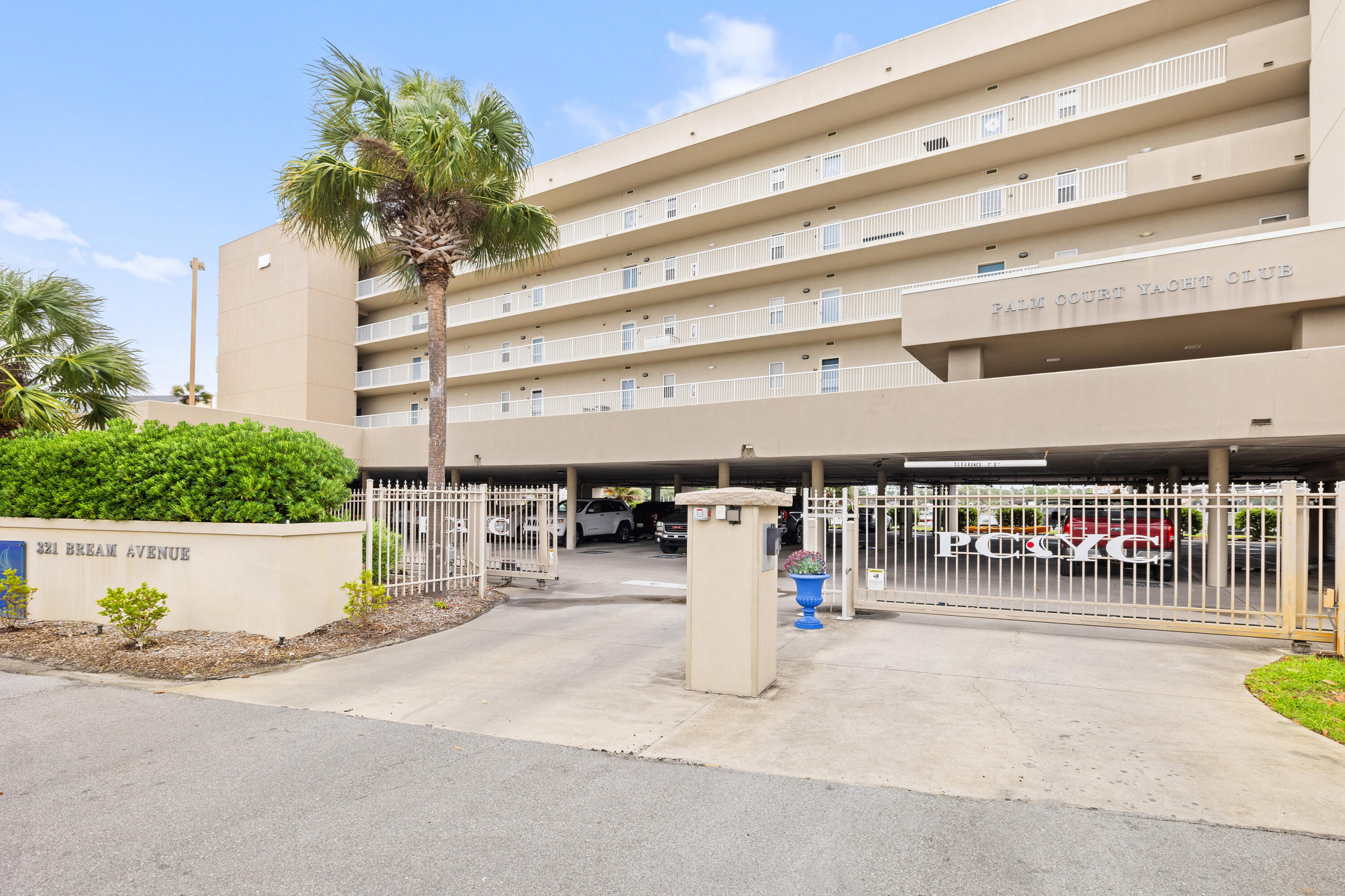 321 Bream Avenue 508