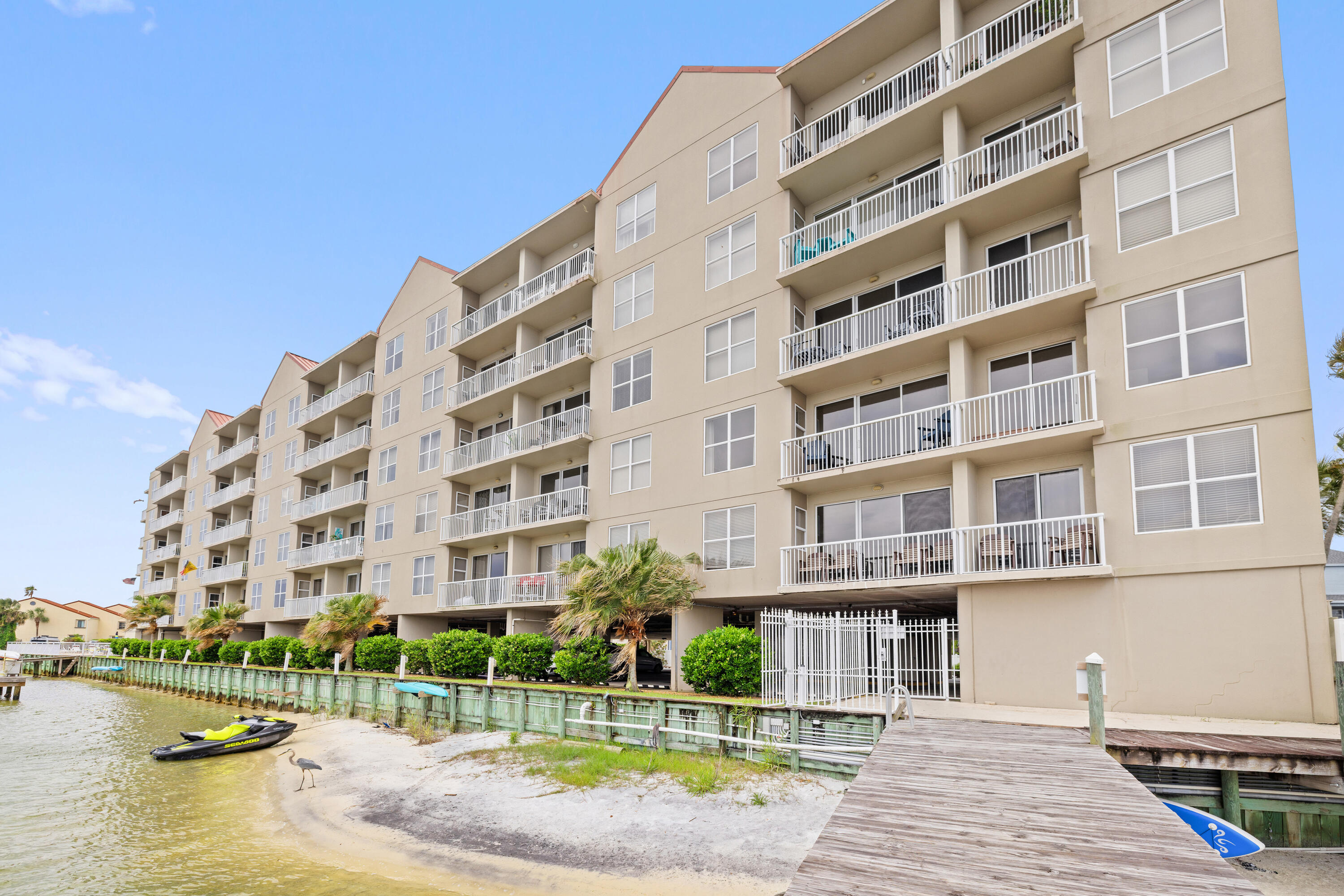 321 Bream Avenue 508