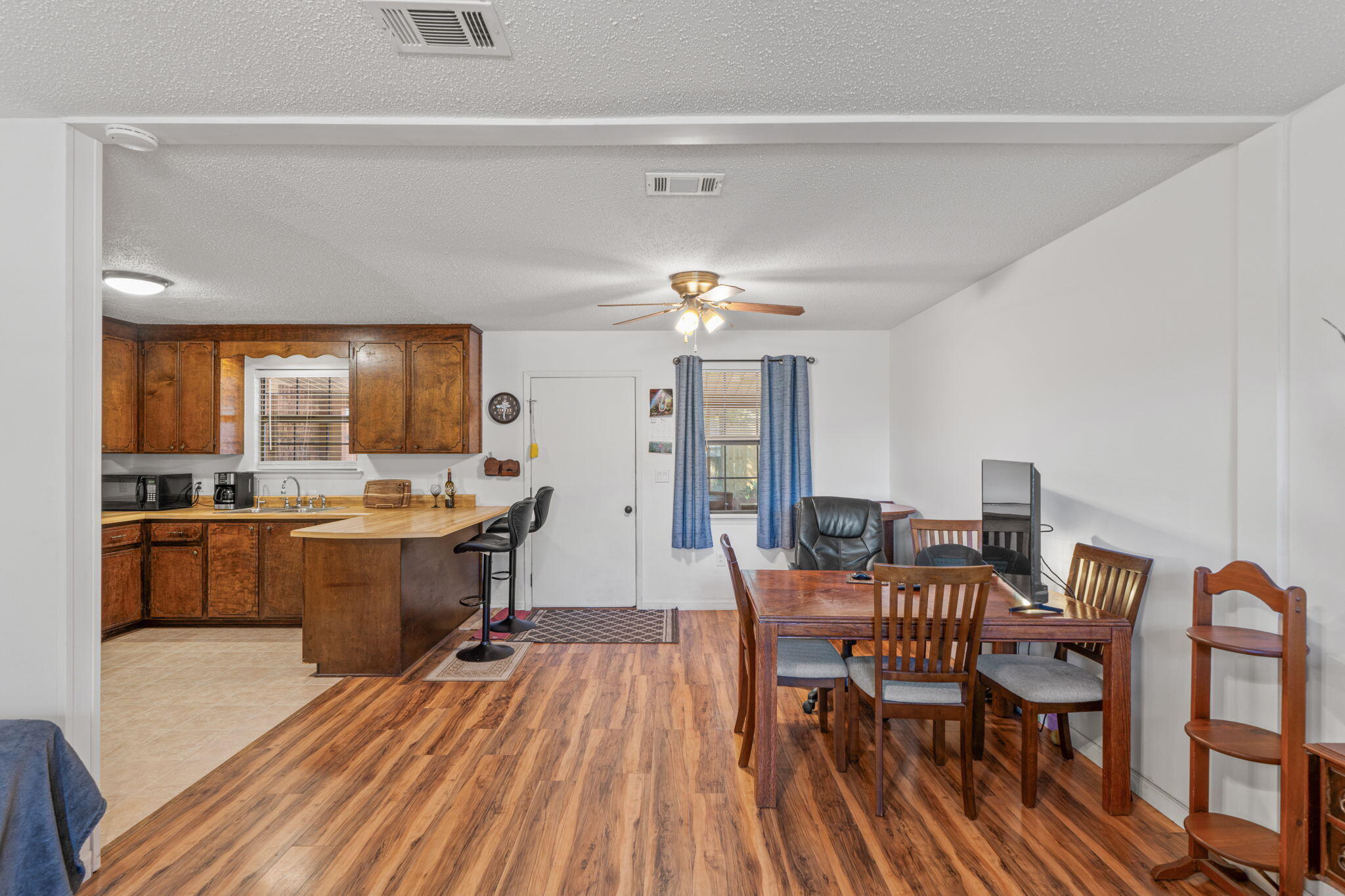 212 Aza Place