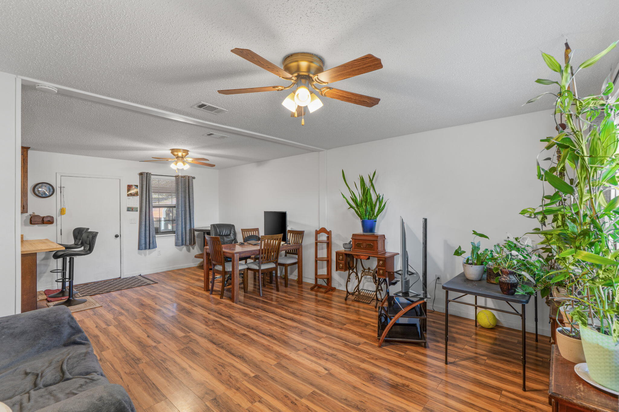 212 Aza Place