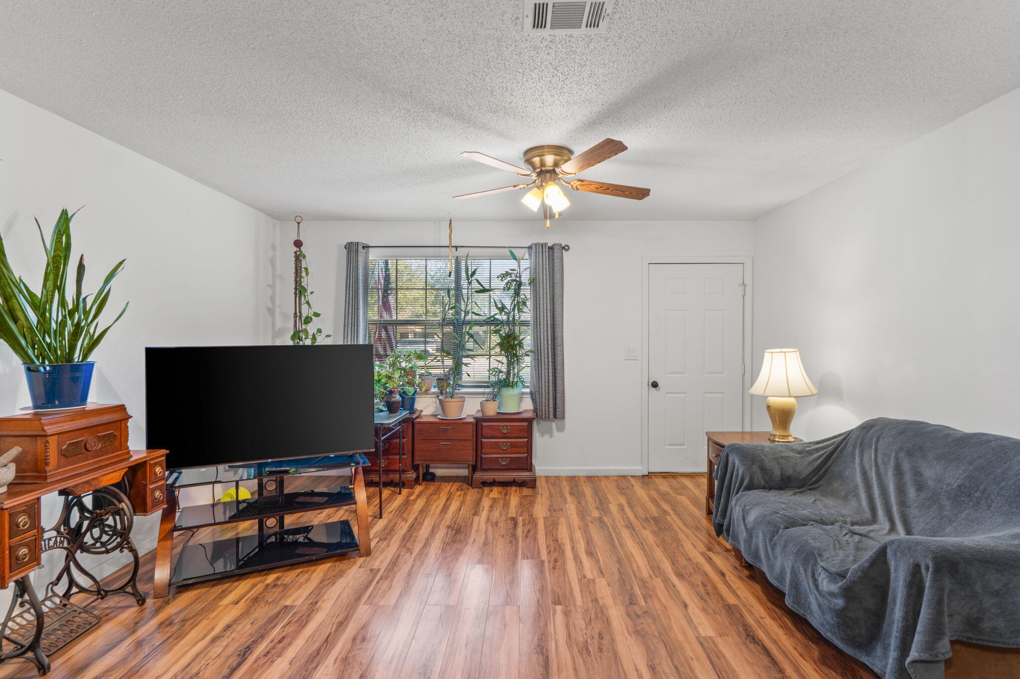 212 Aza Place