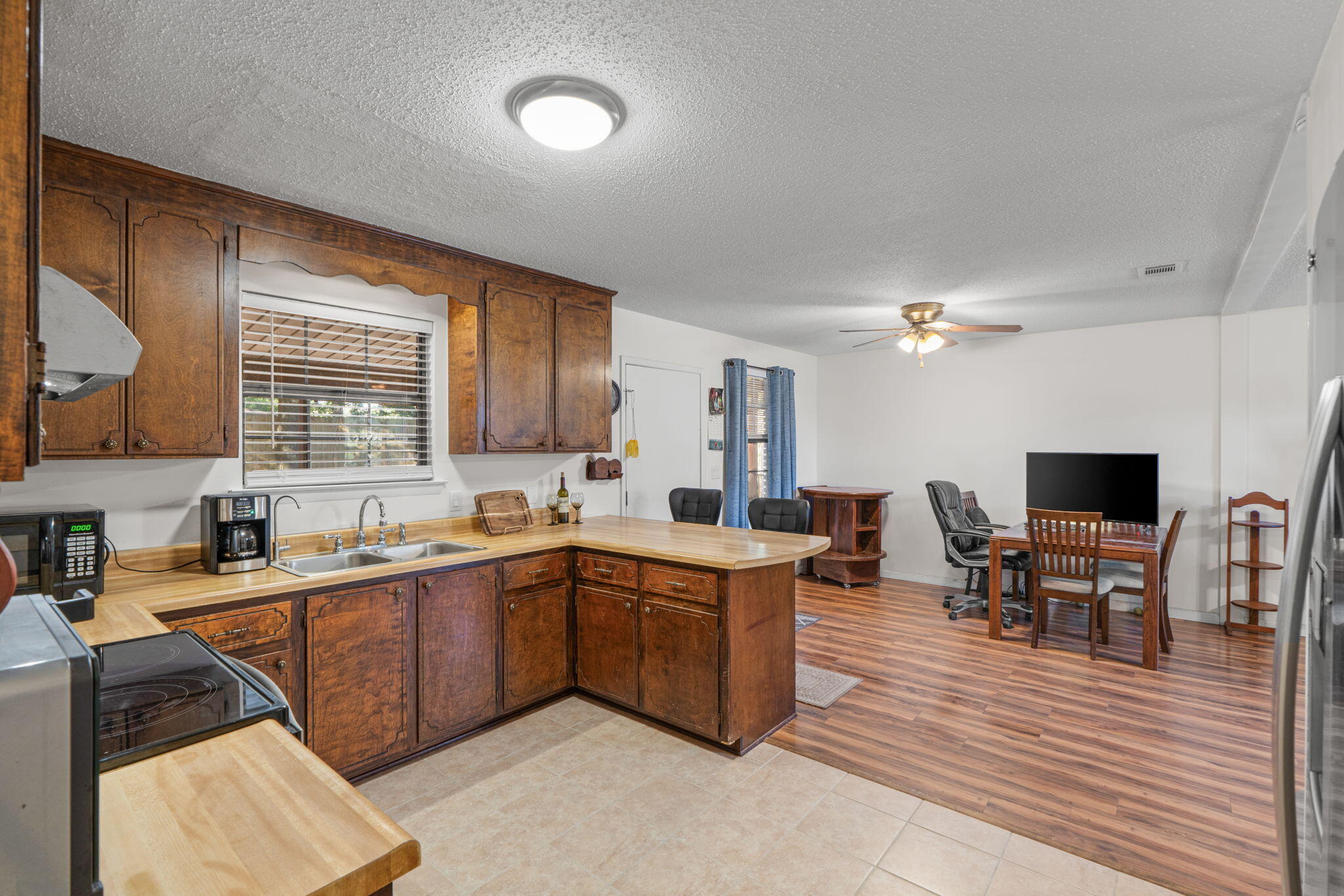 212 Aza Place
