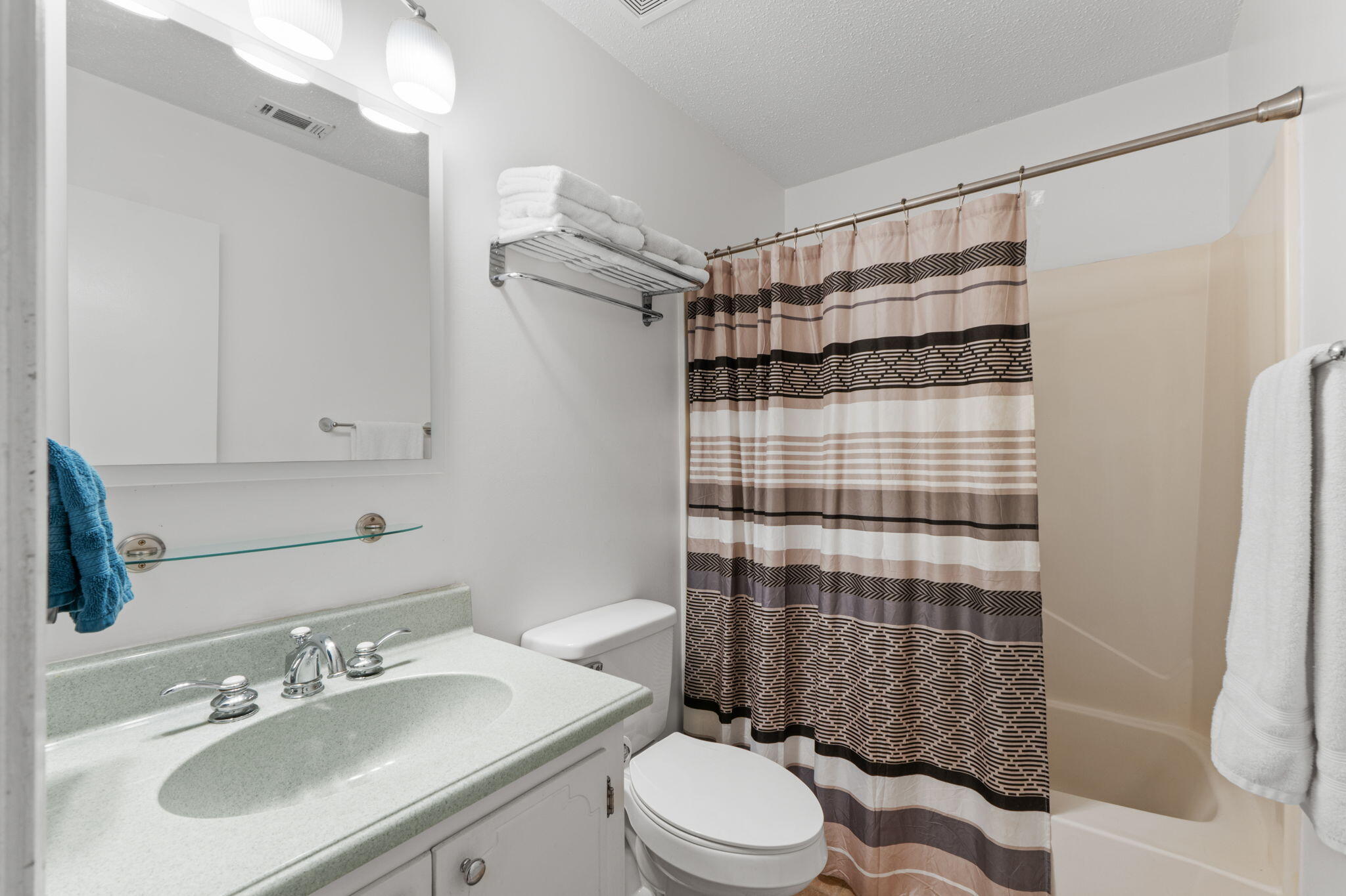 212 Aza Place