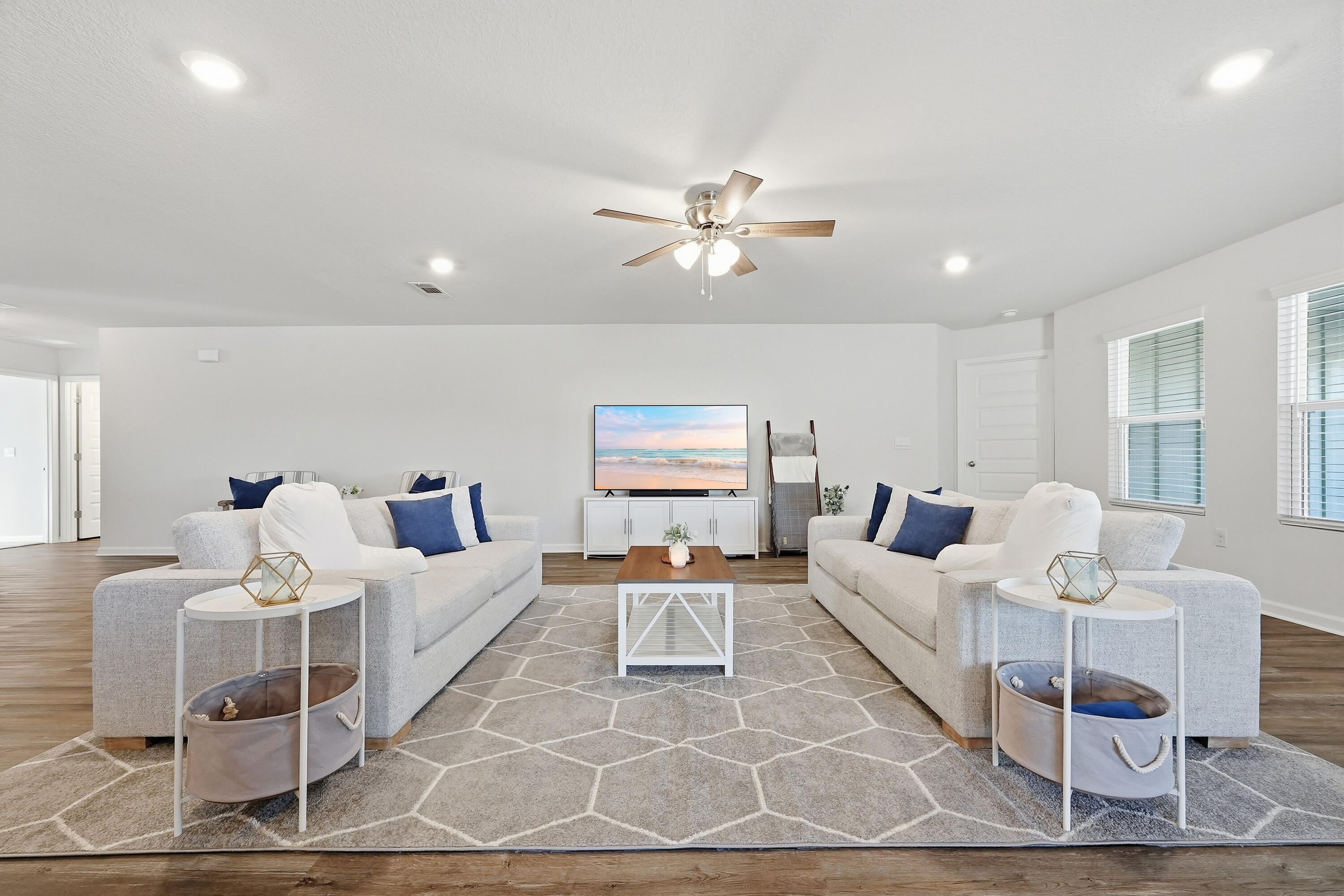 832 Otto Loop