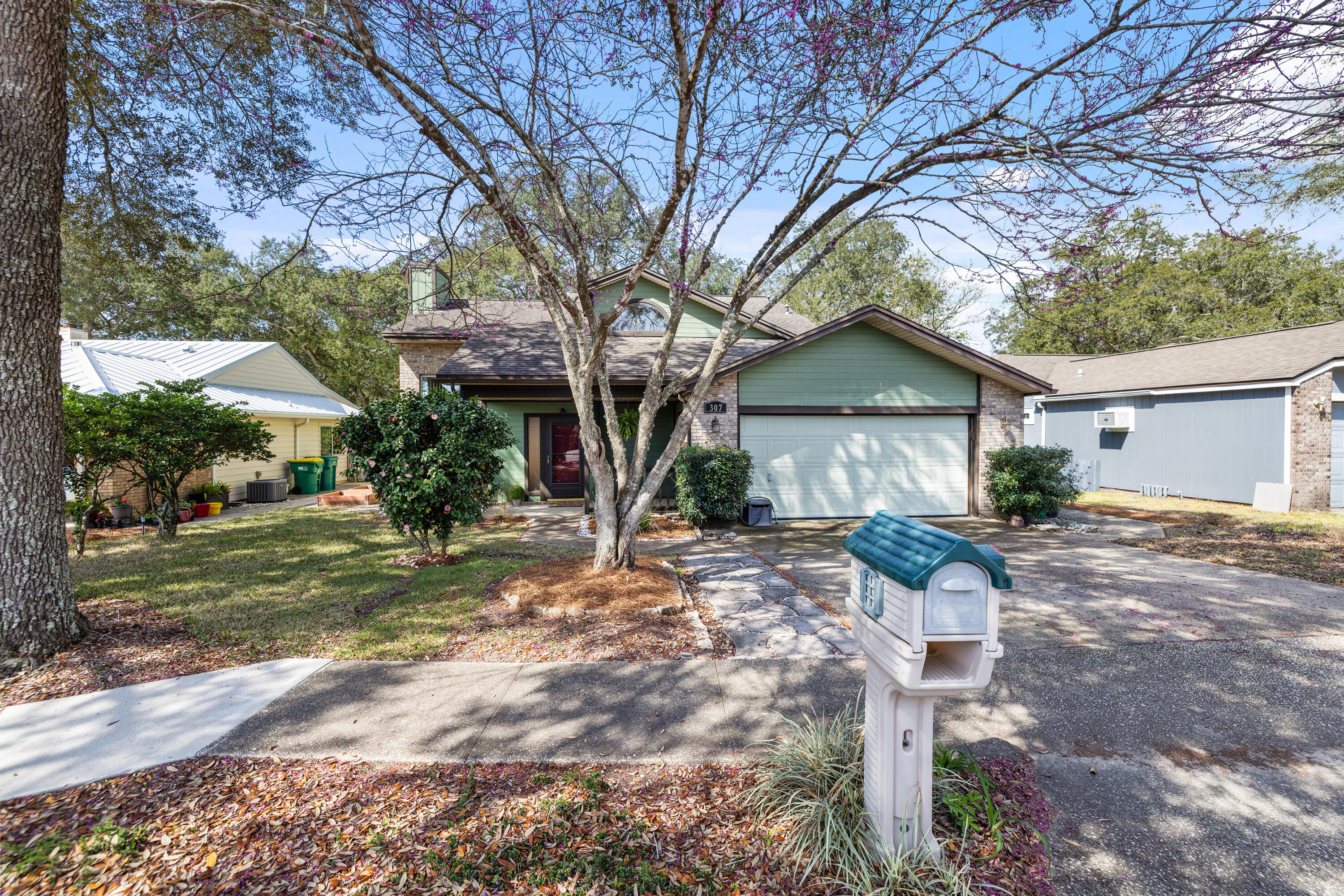 307 Evergreen Avenue