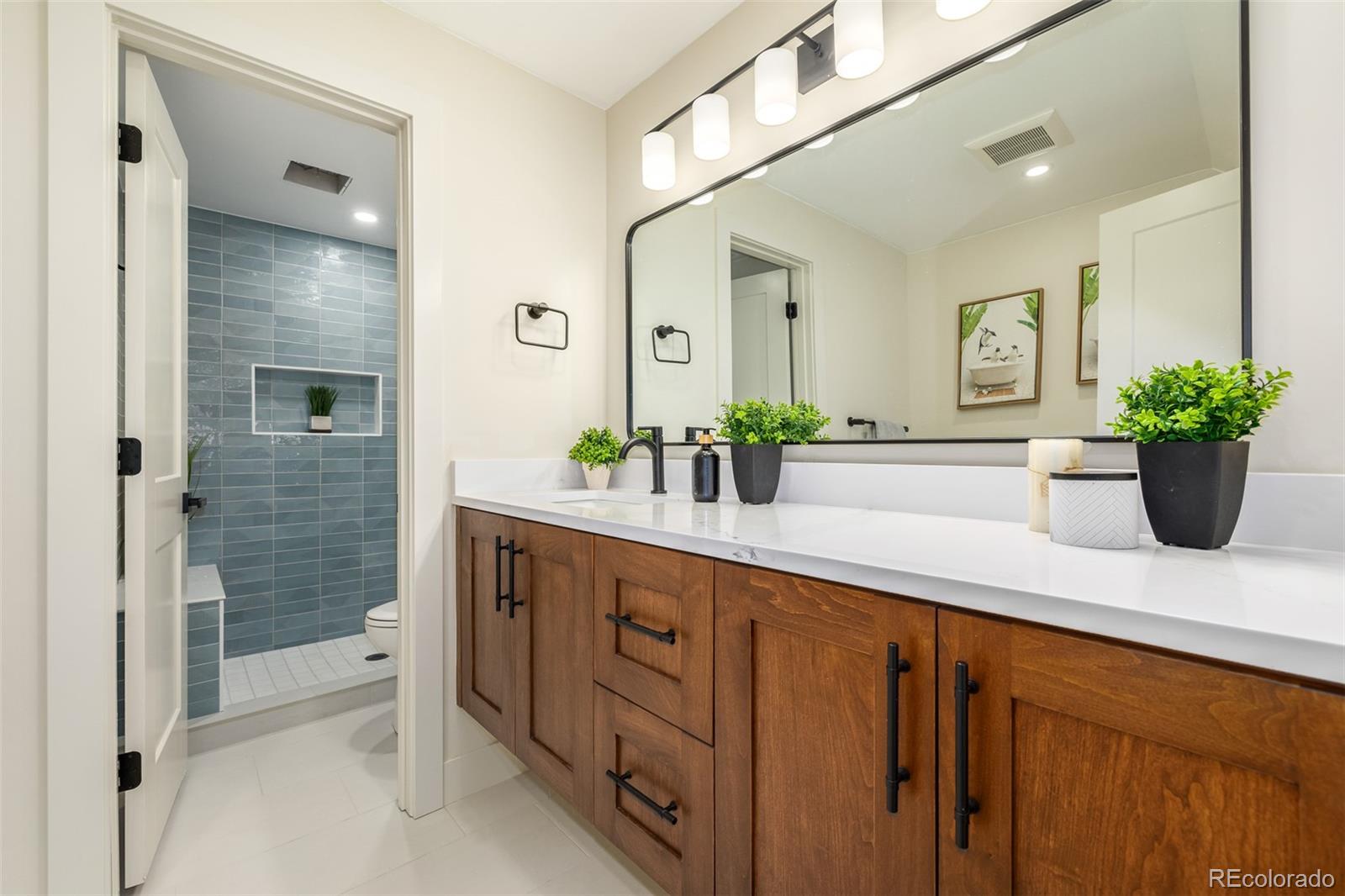 5401 E Dakota Avenue Unit: 10