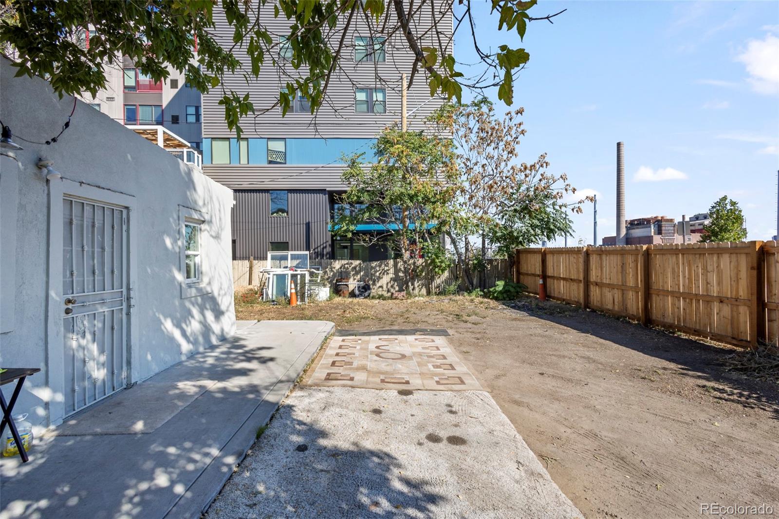 2609 W 12th Avenue