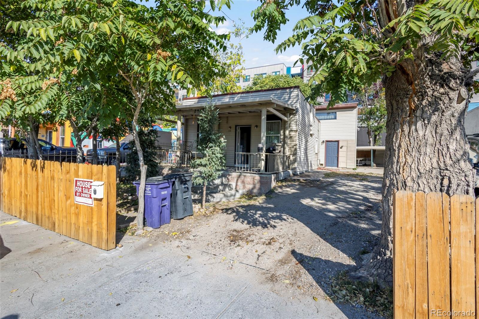 2613 W 12th Avenue
