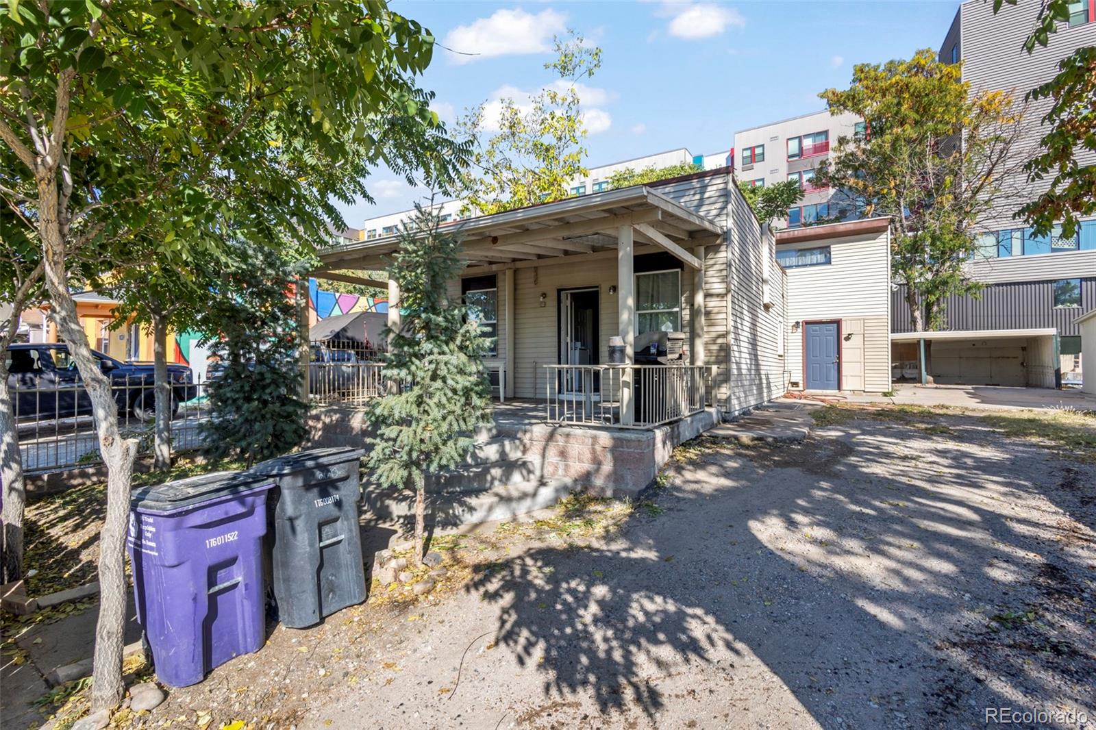 2613 W 12th Avenue