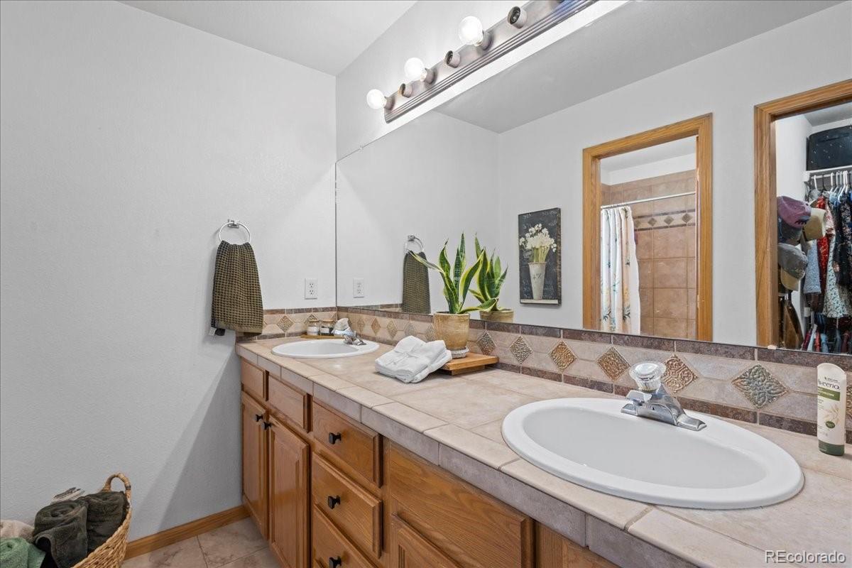 3235 Calumet Way