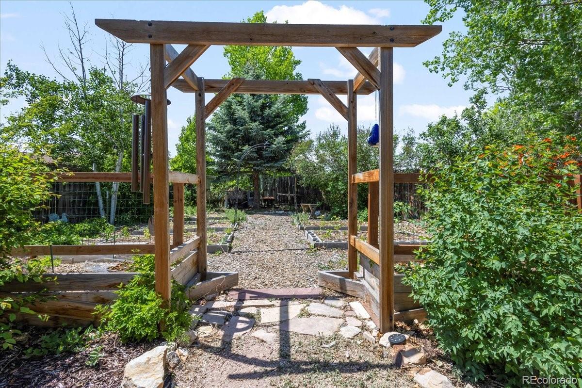 3235 Calumet Way