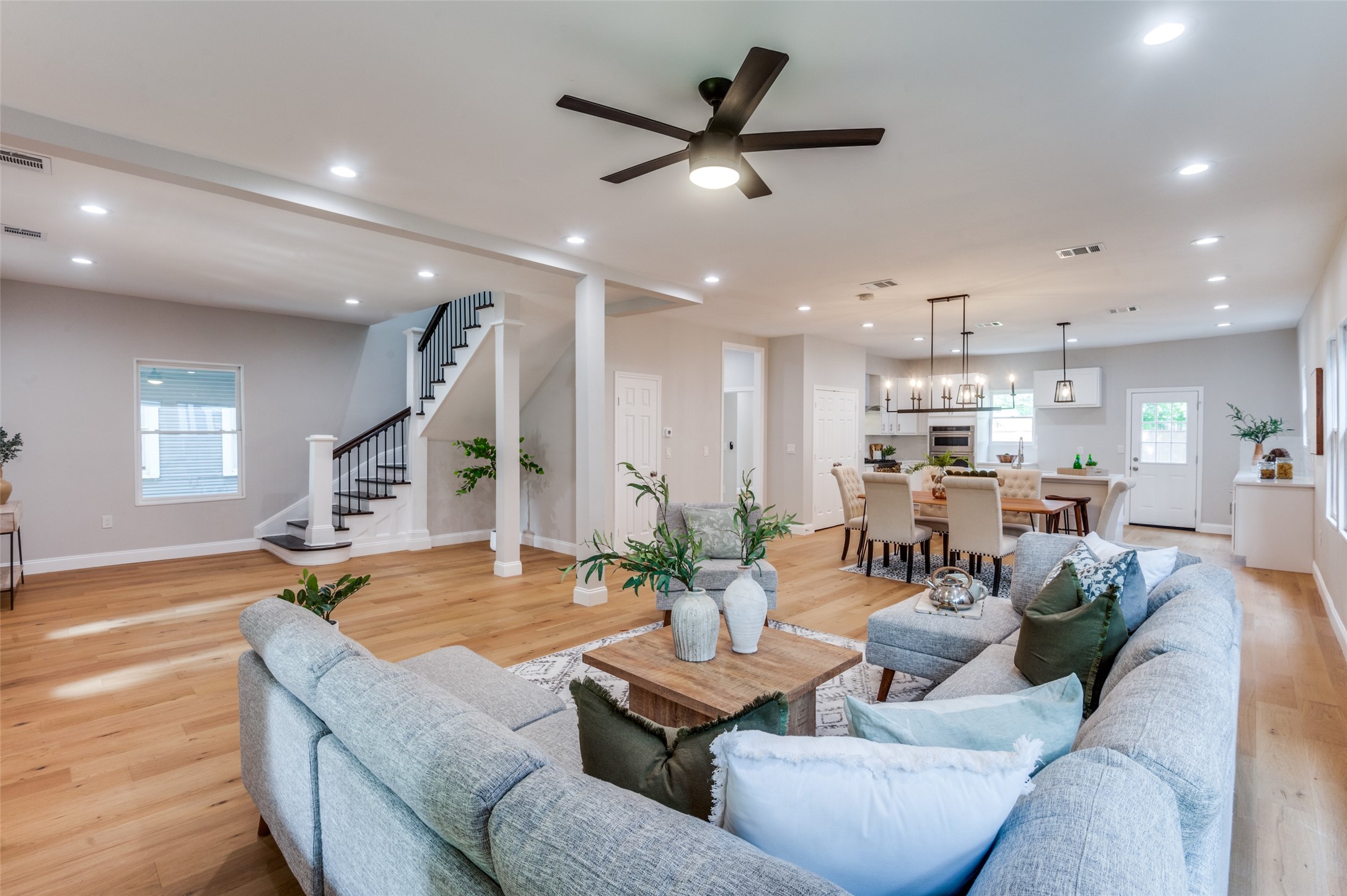 337 S Edgefield Avenue