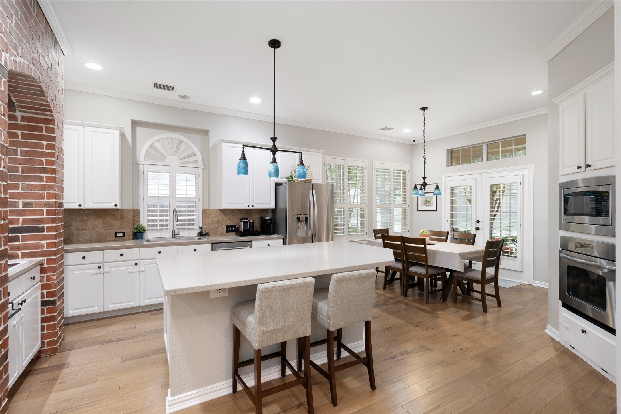 1011 Cross Plains Drive