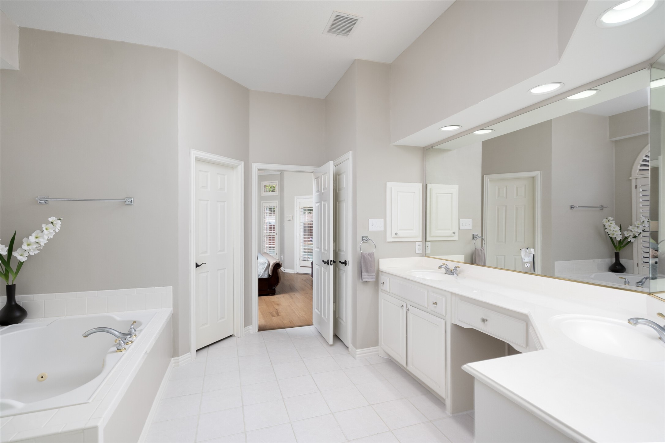 1011 Cross Plains Drive