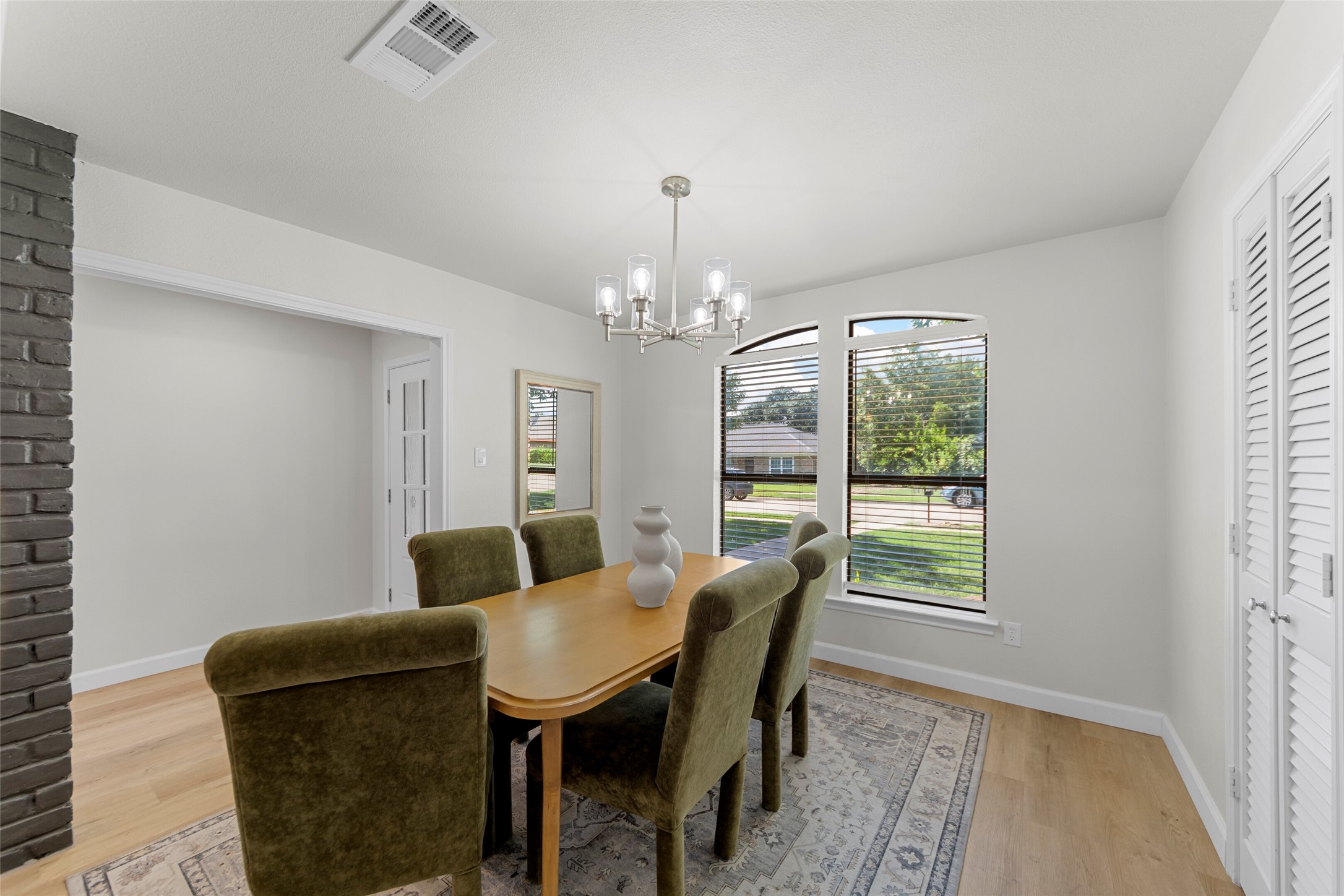 1721 Throwbridge Lane