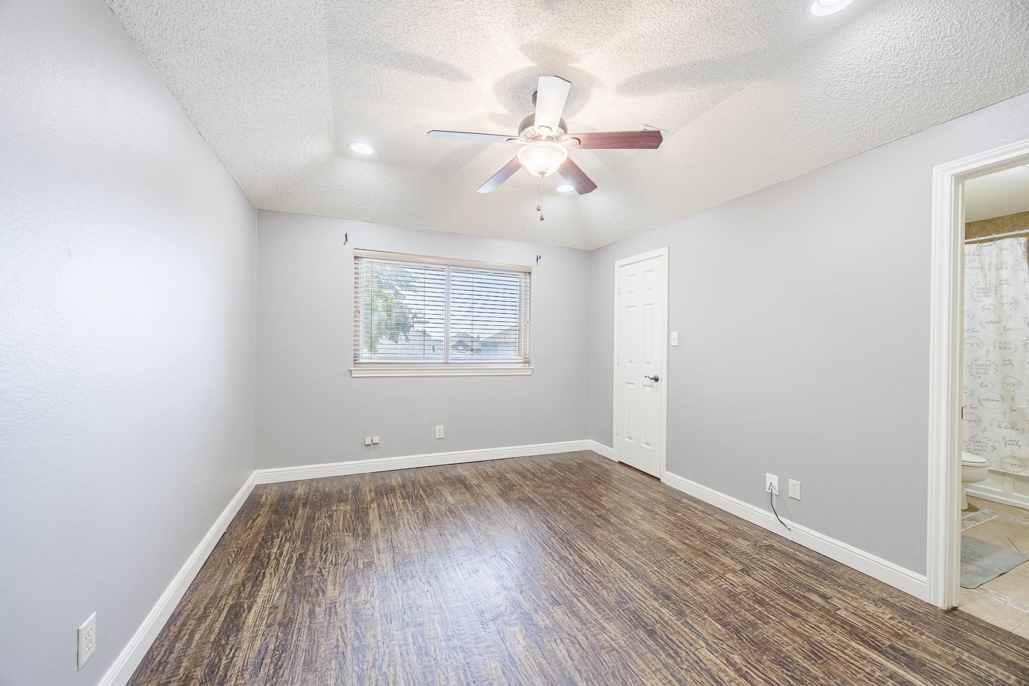 1738 E Peters Colony Road