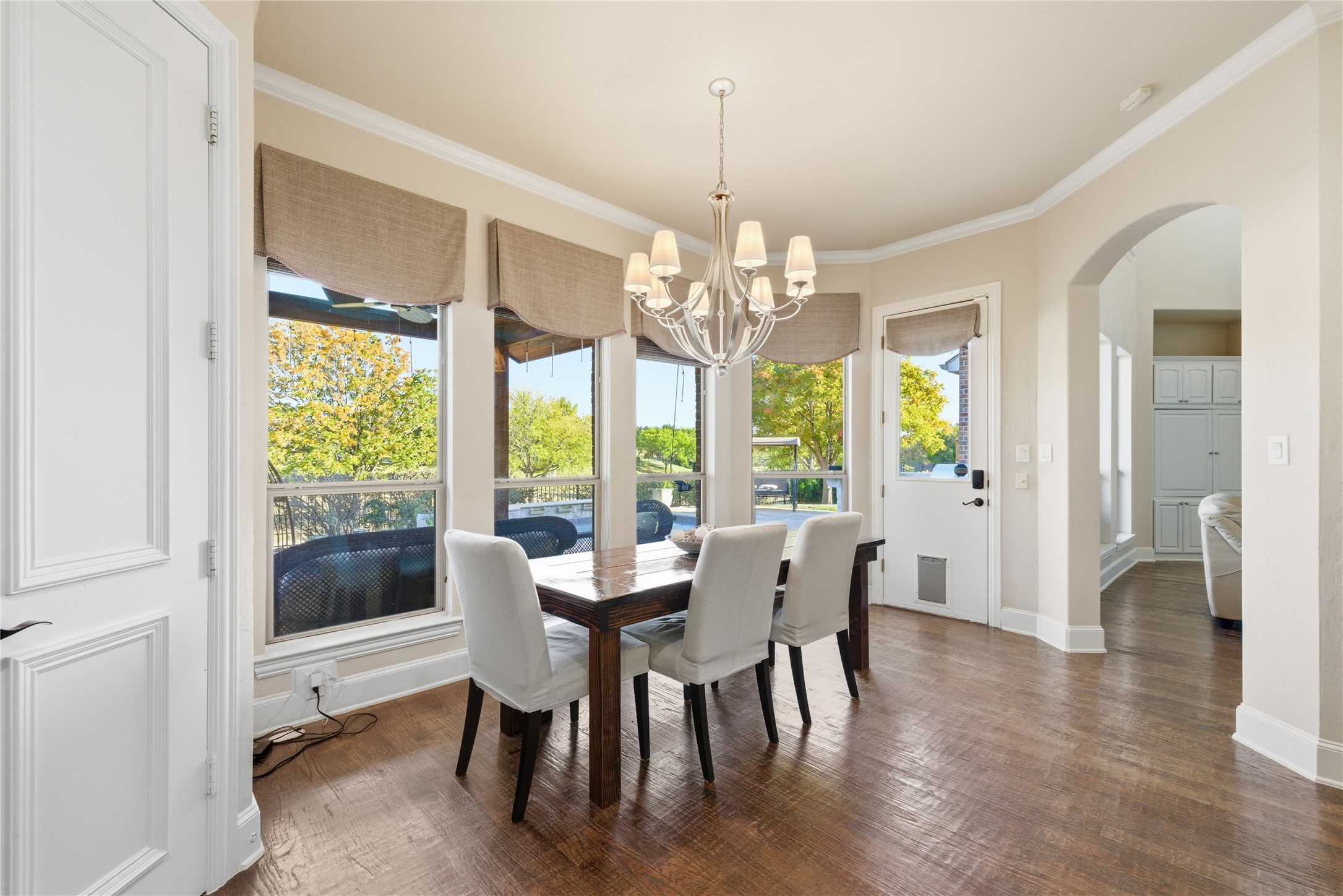 5594 Beacon Hill Drive