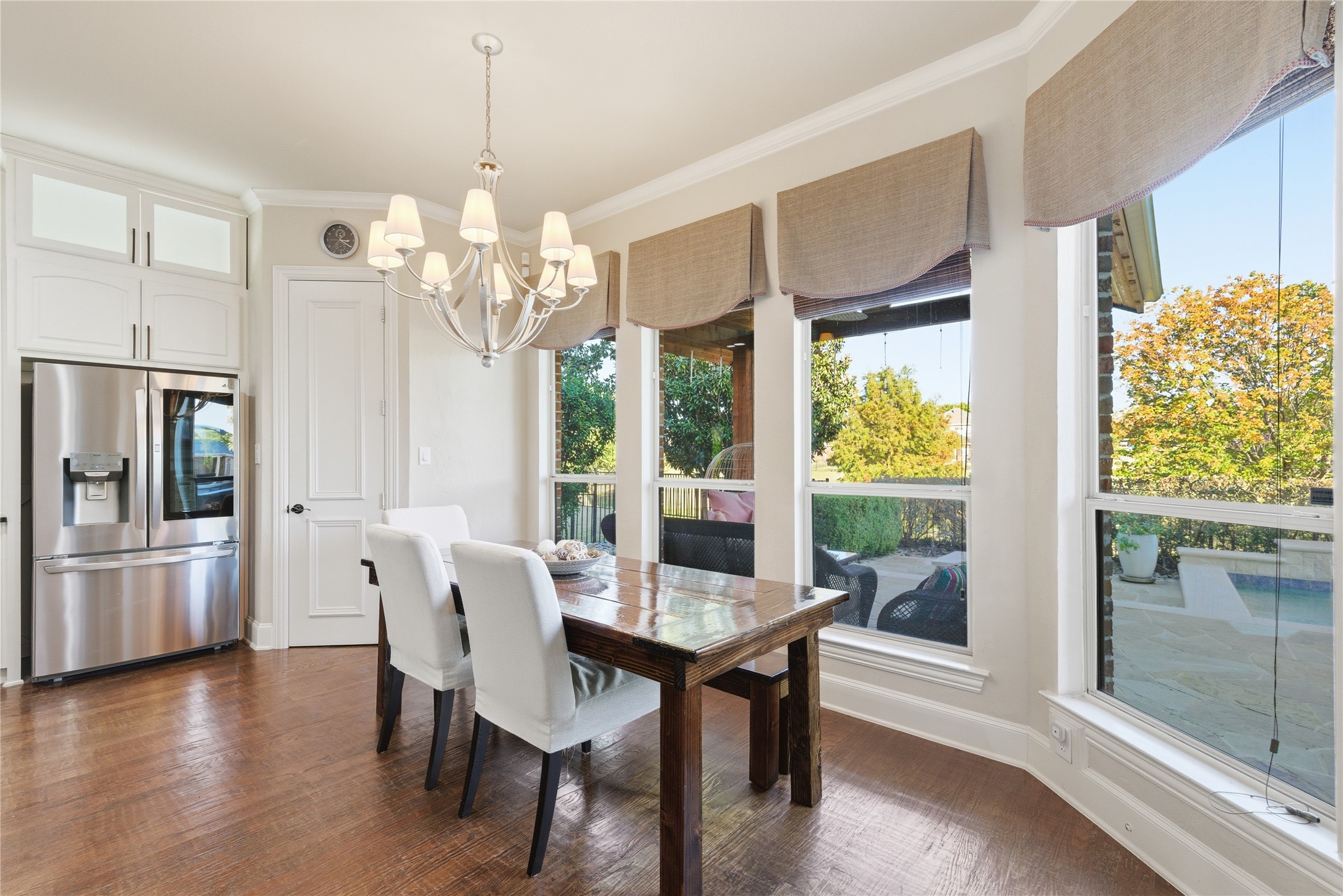 5594 Beacon Hill Drive