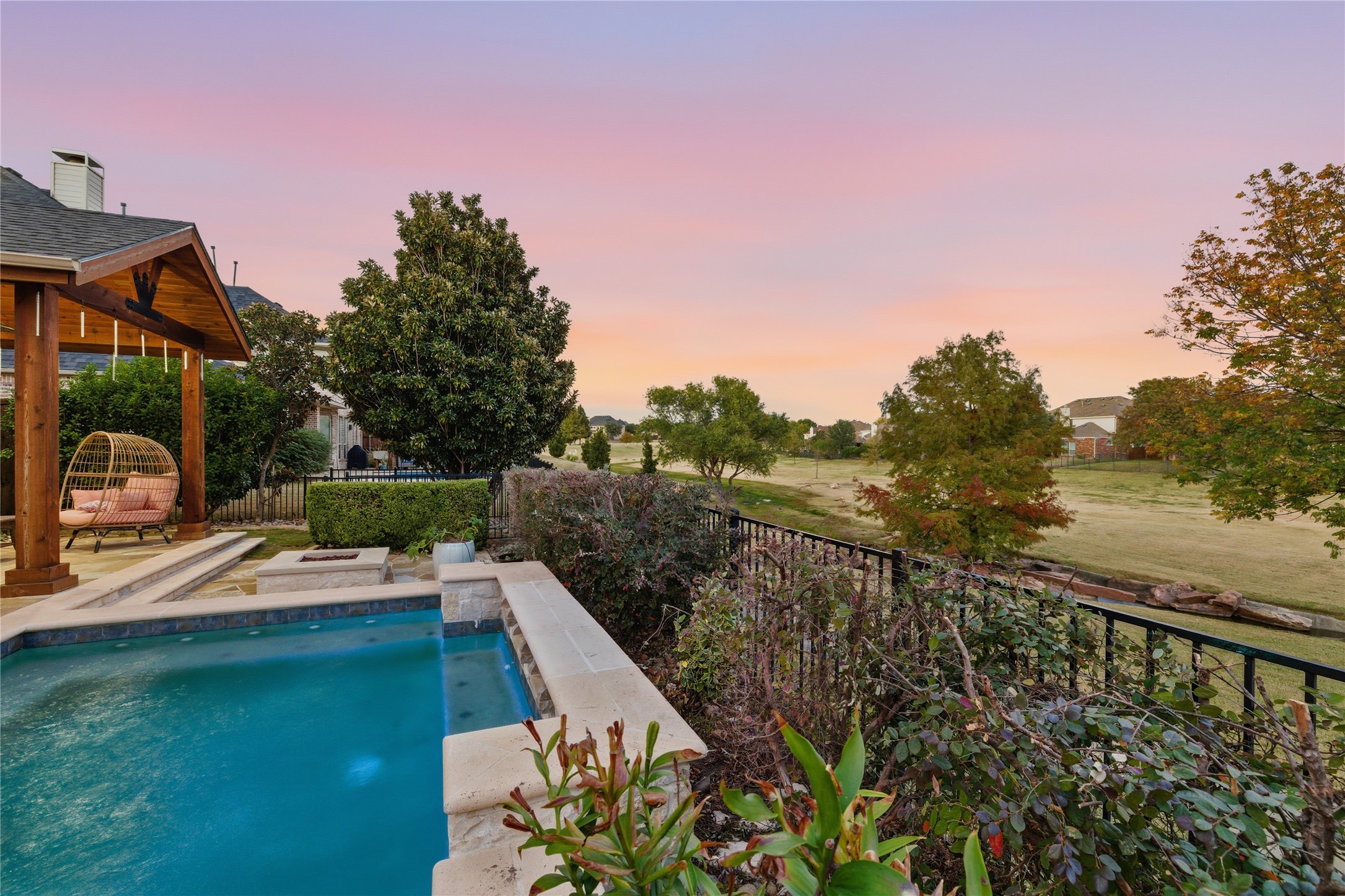 5594 Beacon Hill Drive