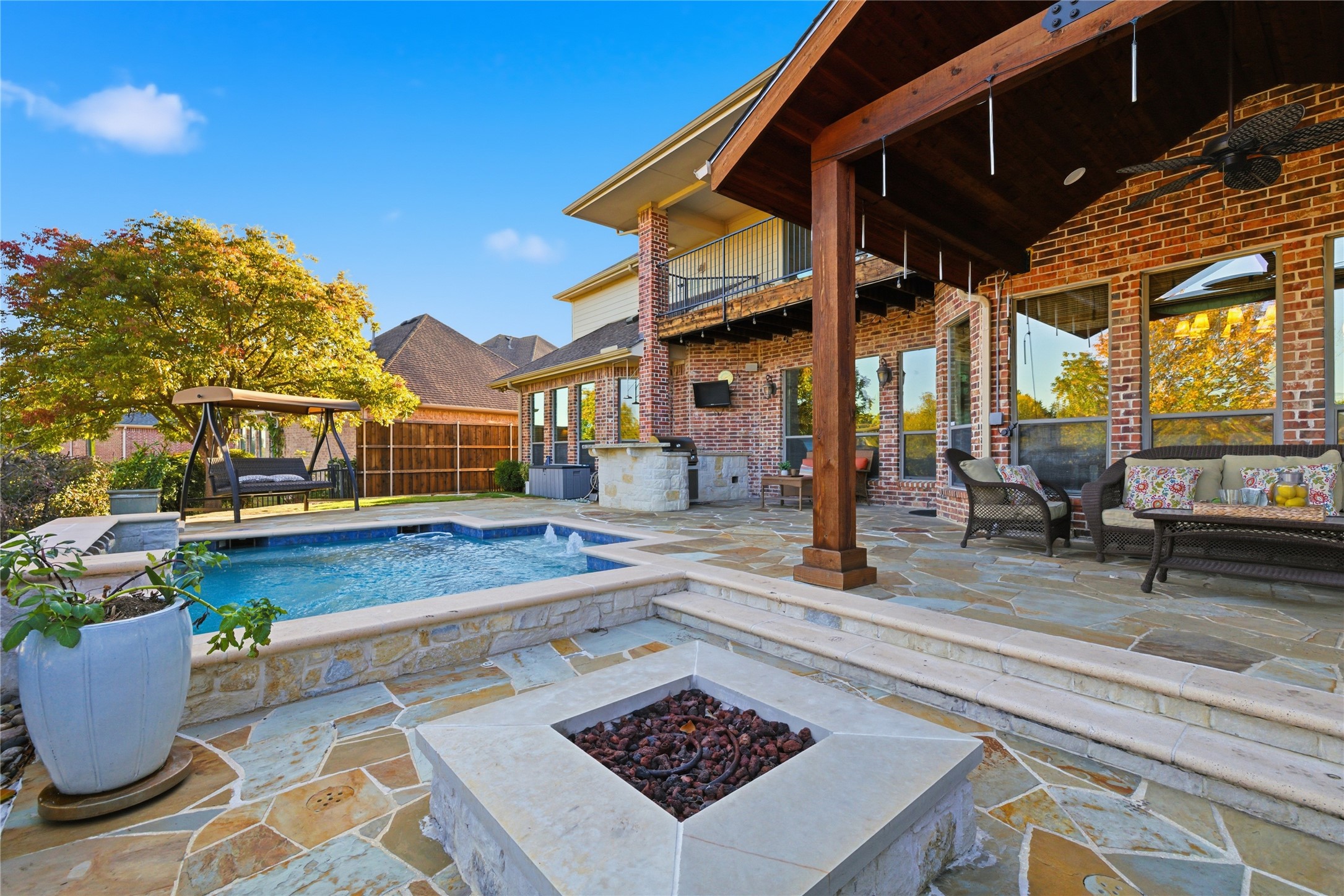 5594 Beacon Hill Drive